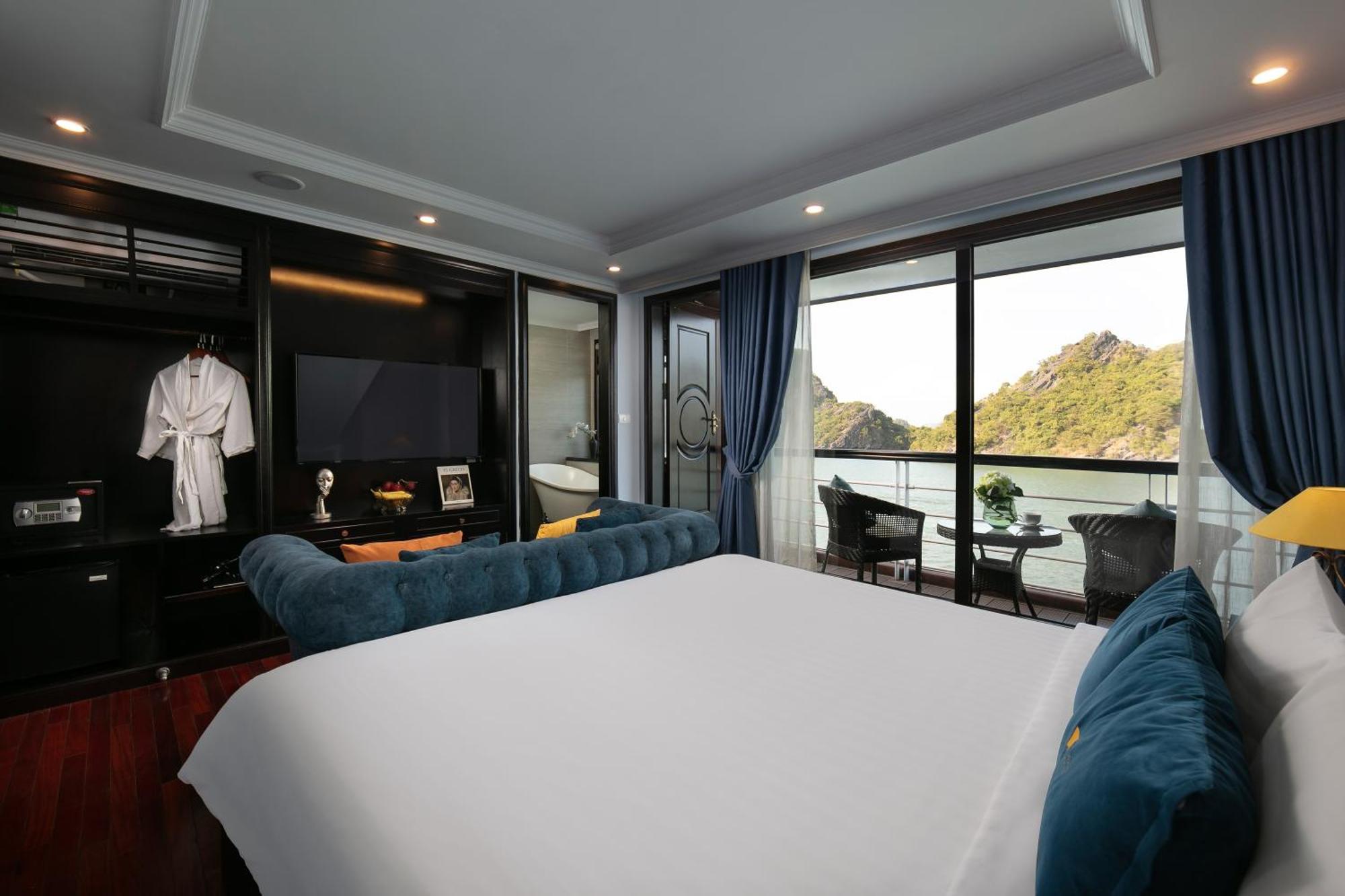 Le Theatre Cruises - Wonder On Lan Ha Bay  5*