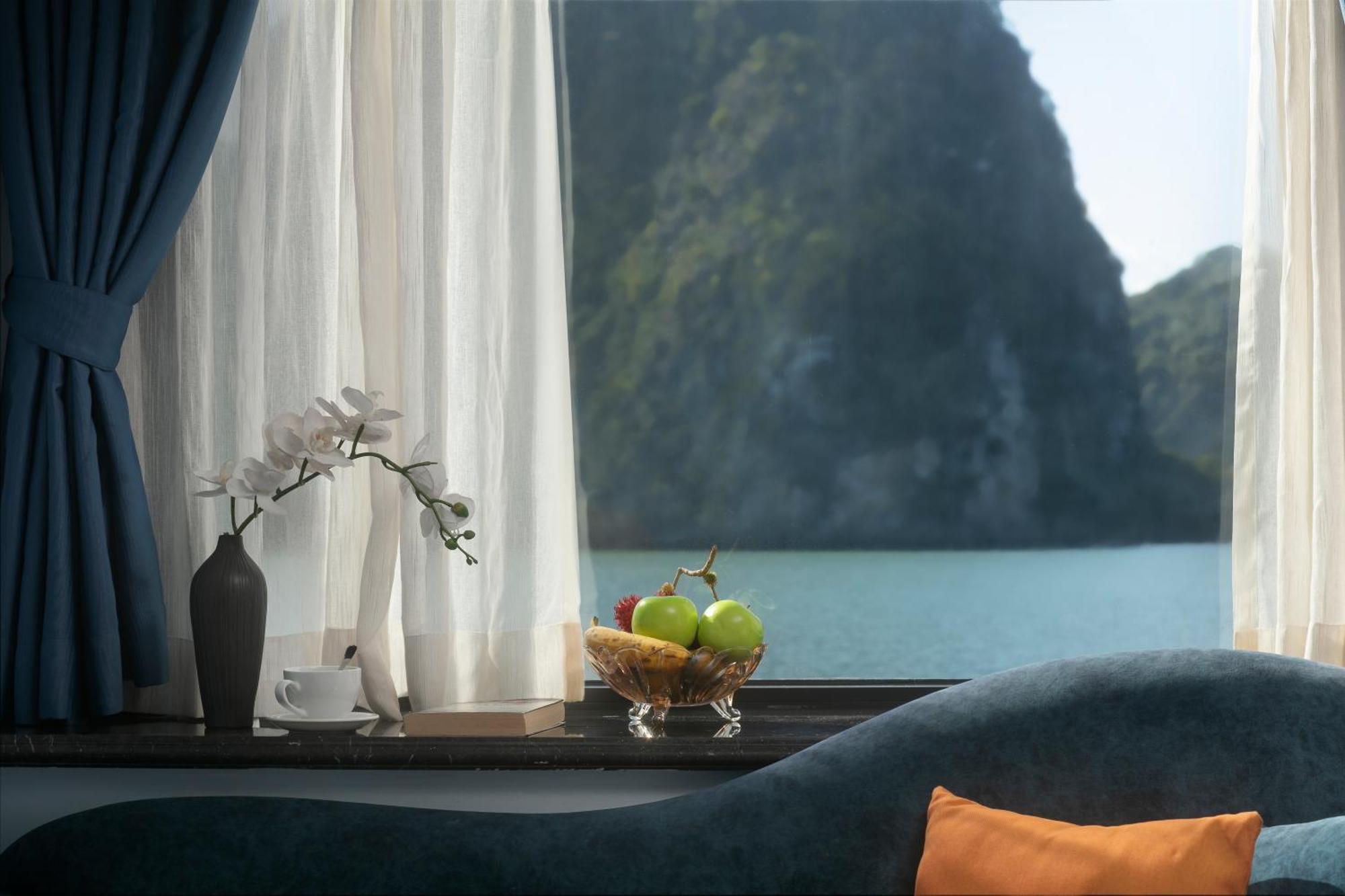 Le Theatre Cruises - Wonder On Lan Ha Bay