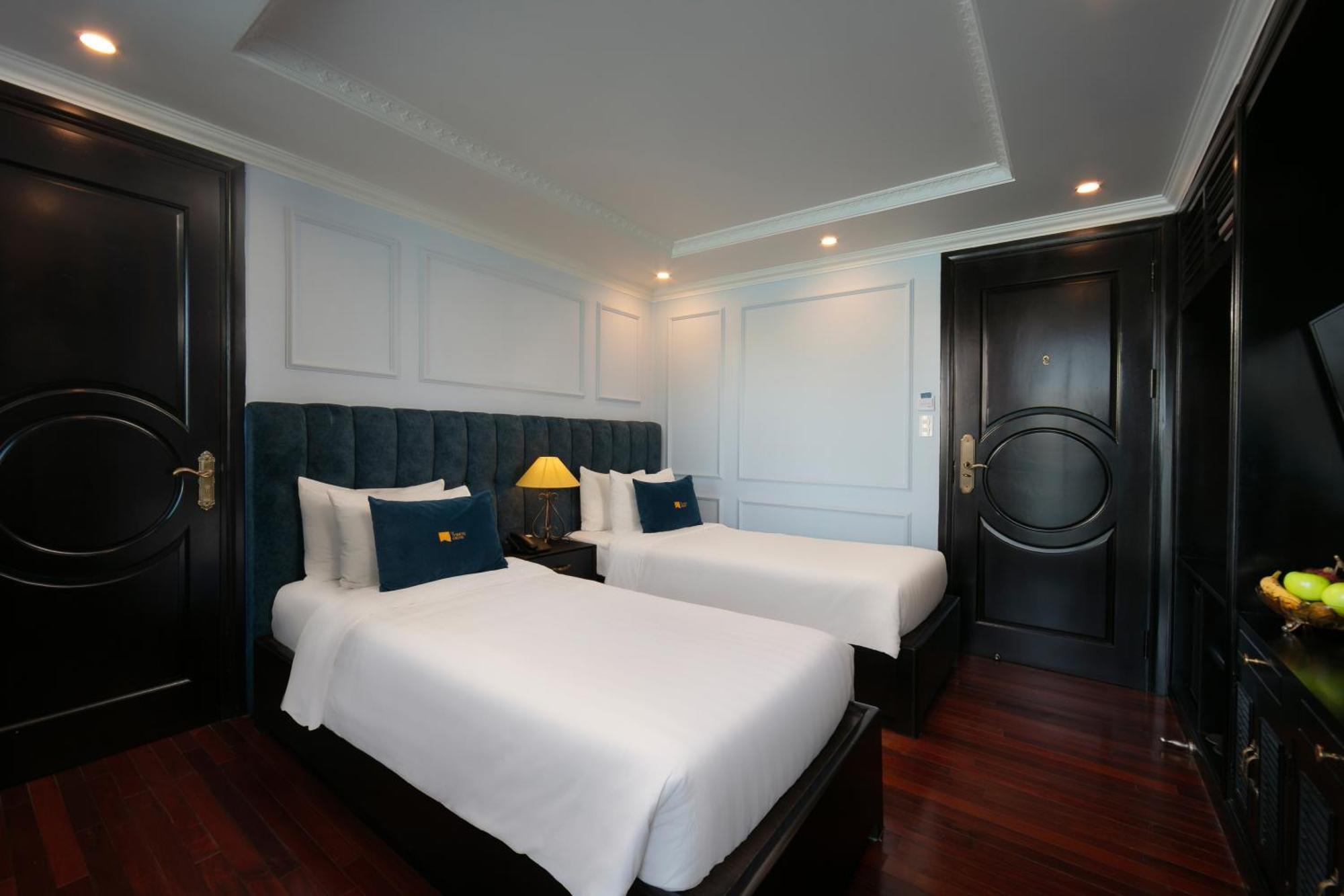  Le Theatre Cruises - Wonder On Lan Ha Bay Ha Long