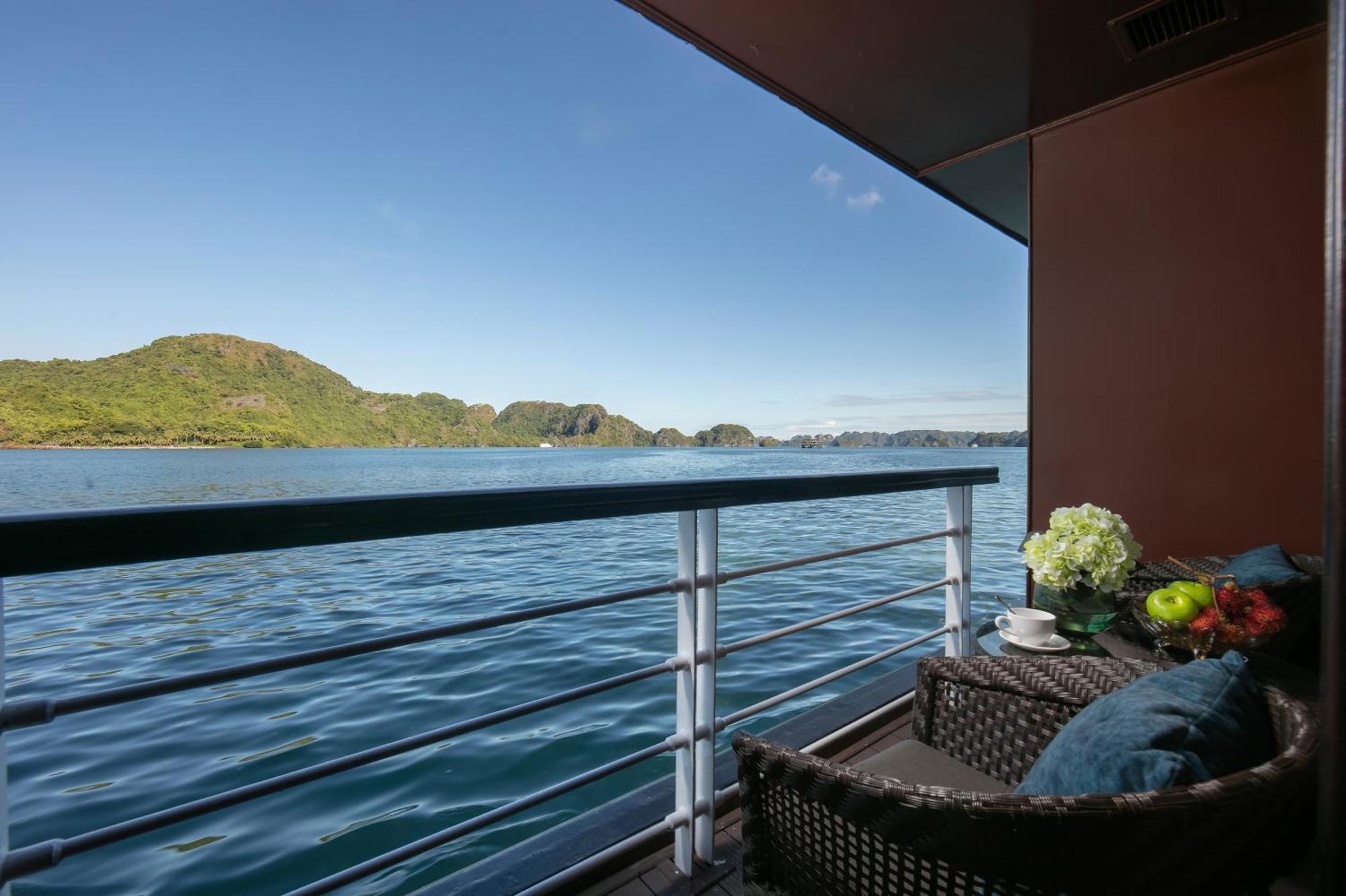  Le Theatre Cruises - Wonder On Lan Ha Bay 5*