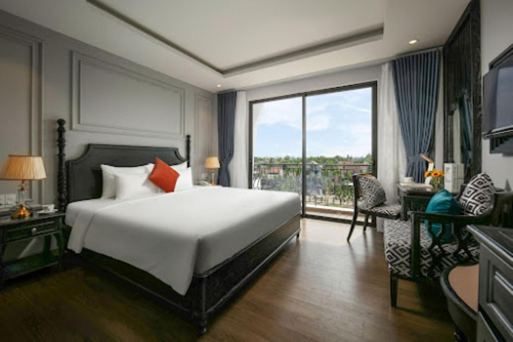 Serene Nature & Hotel 4*