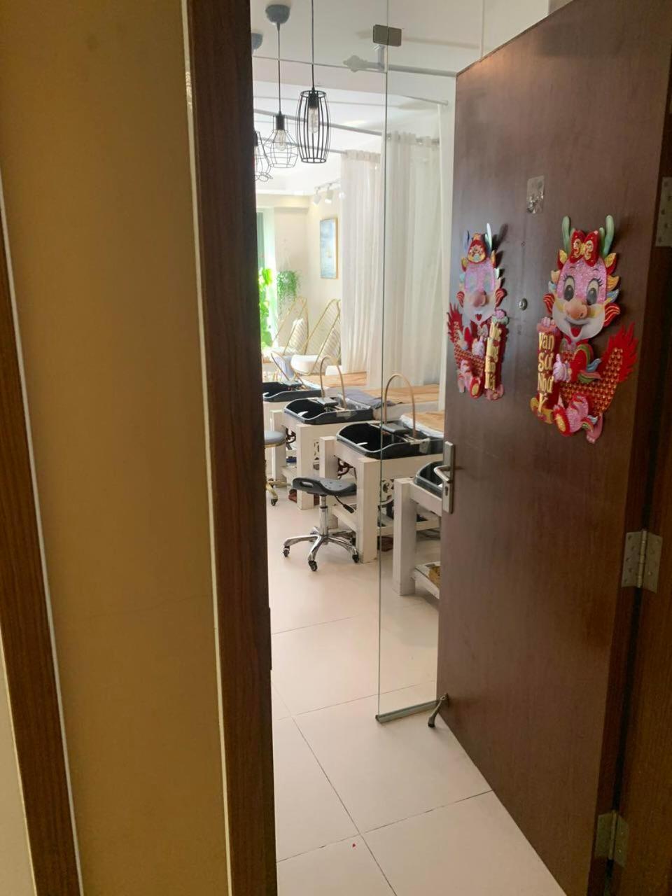The Service Apartment *