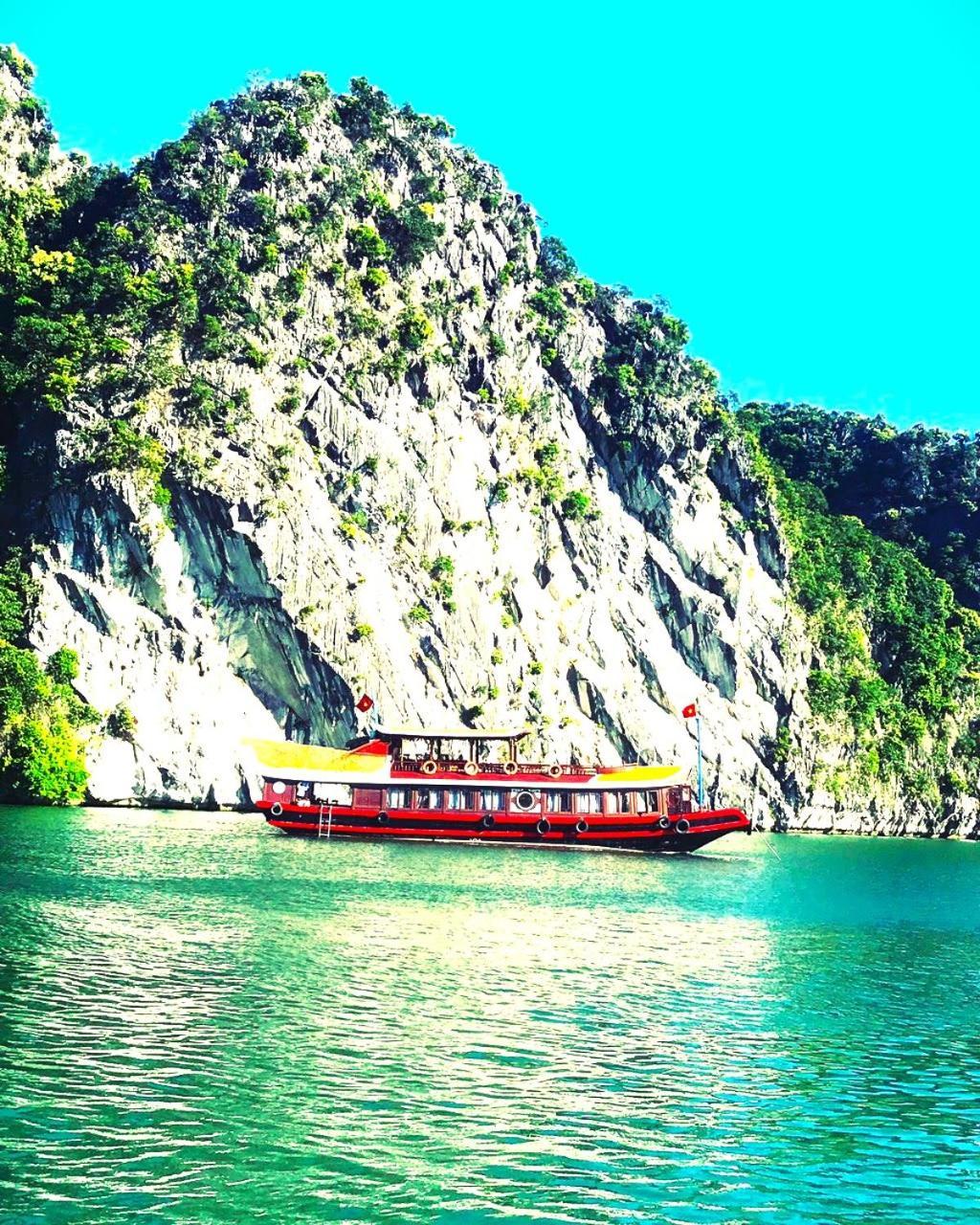 Cat Ba New City * Chan Chau