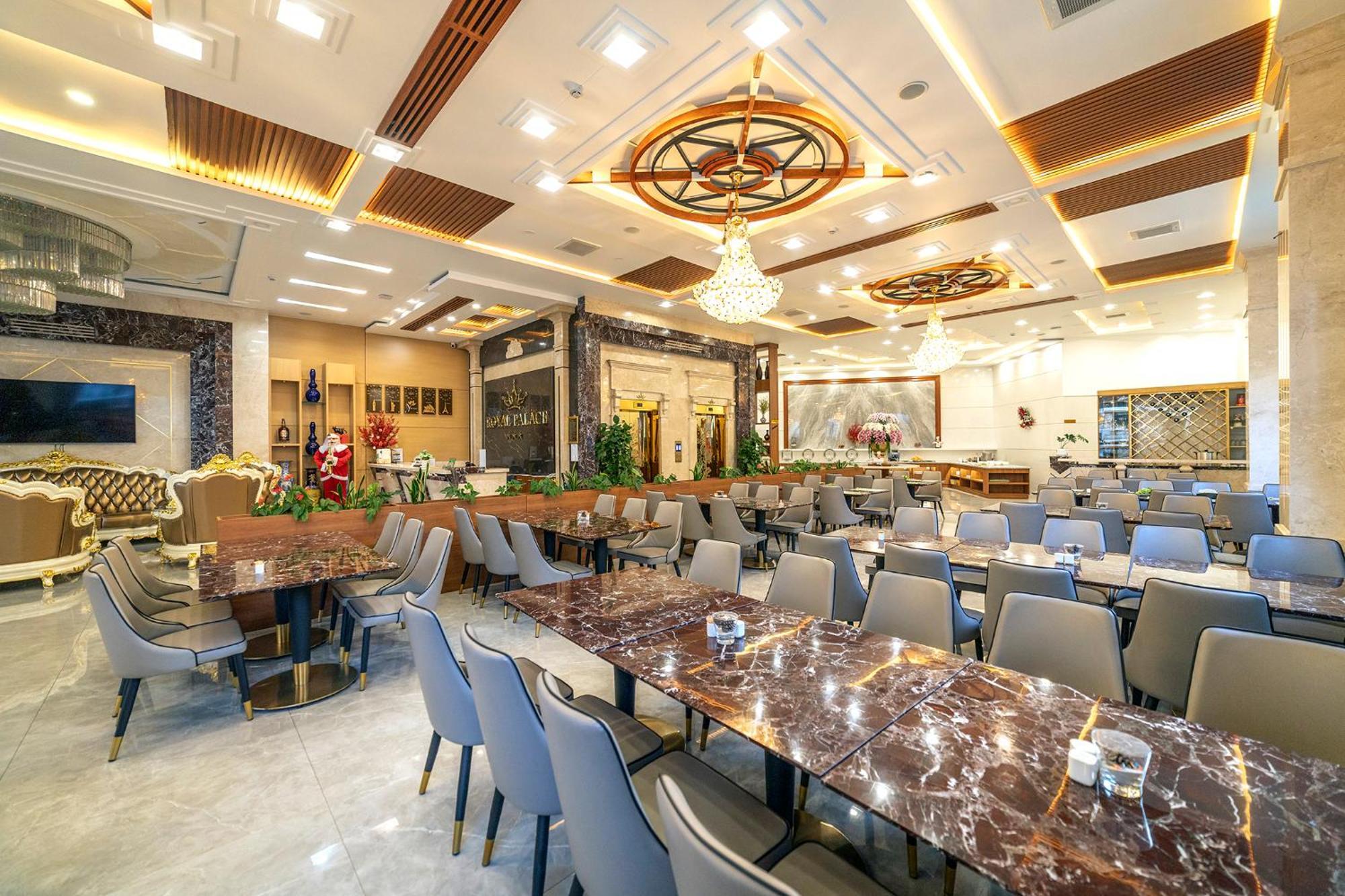 Royal Palace 3*