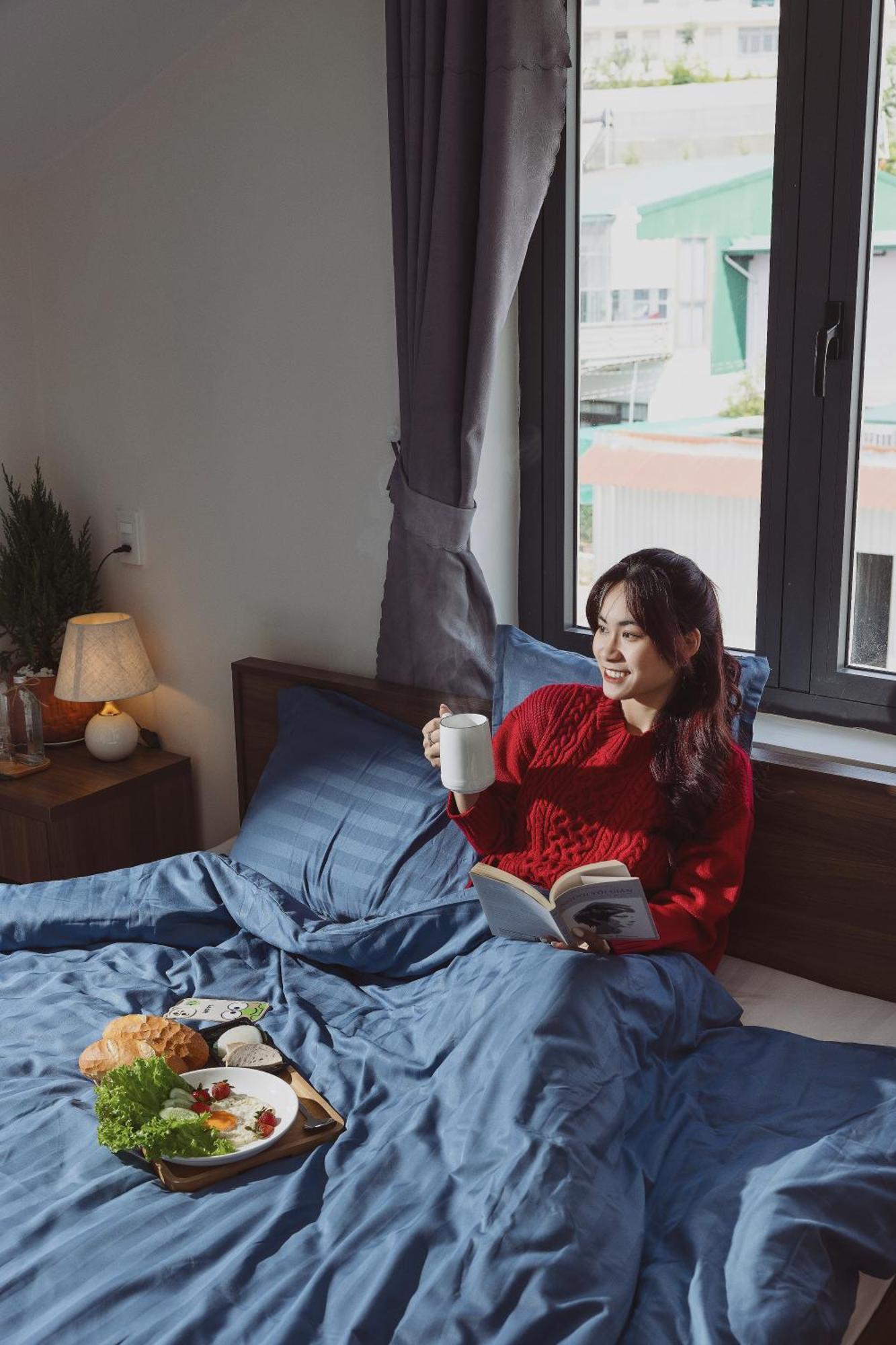 Hotel Nha Giang Sinh Tren Doi Da Lat