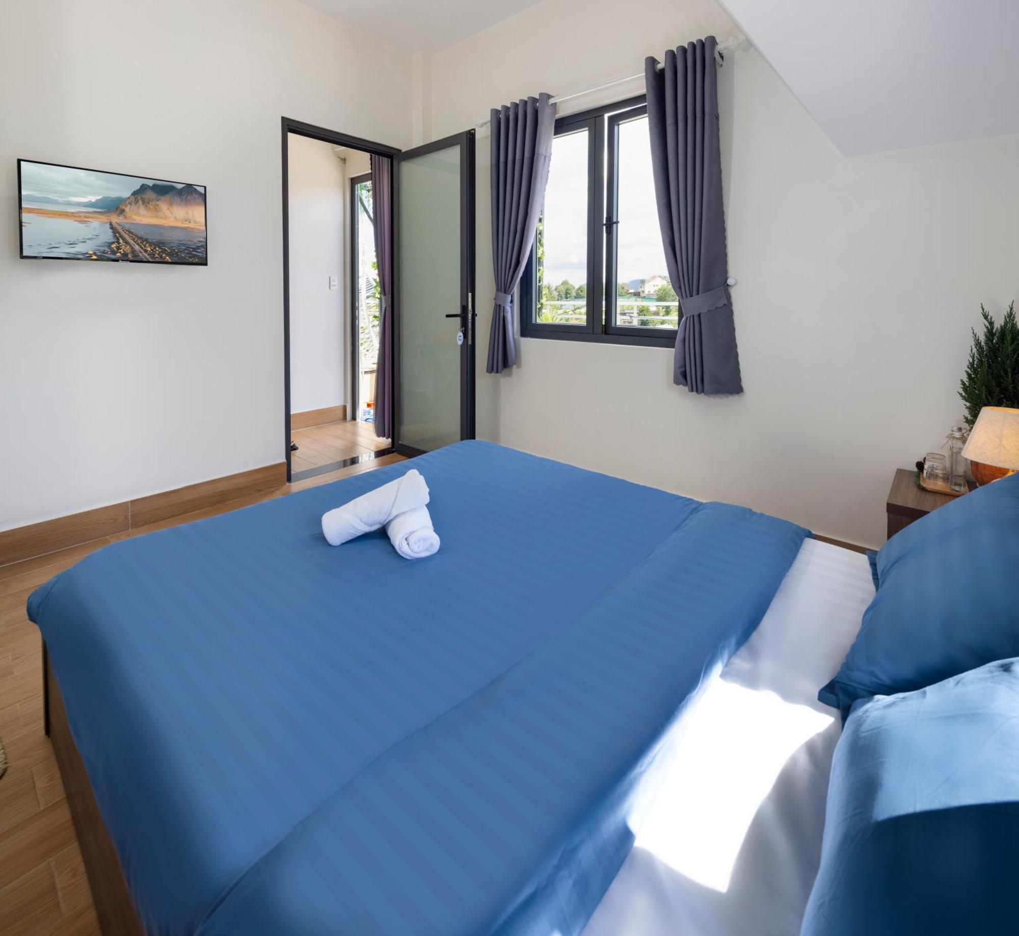 Hotel Nha Giang Sinh Tren Doi Da Lat