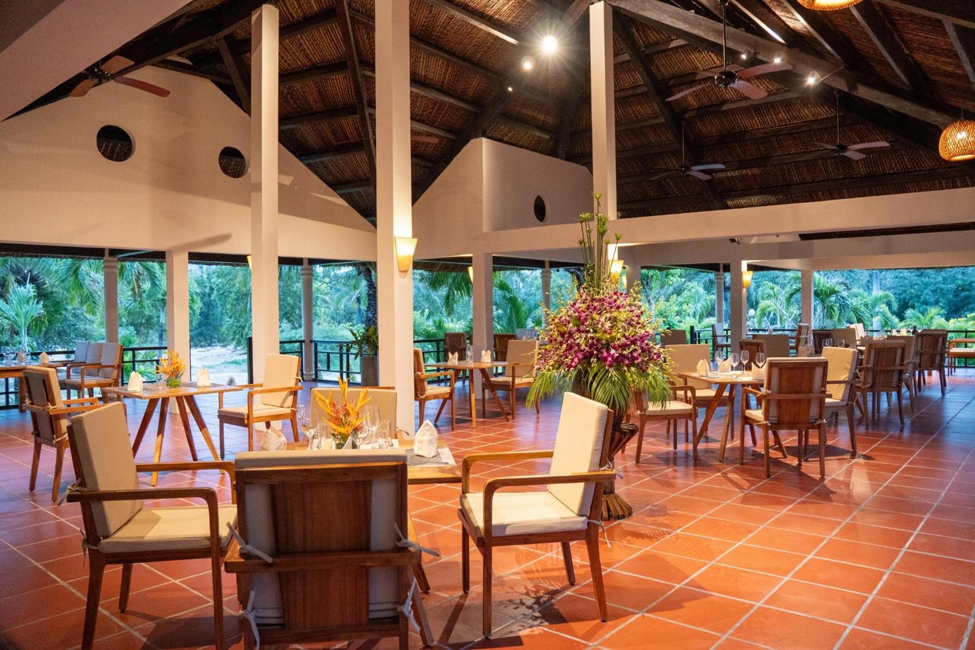 Pax Ana Doc Let & Resort