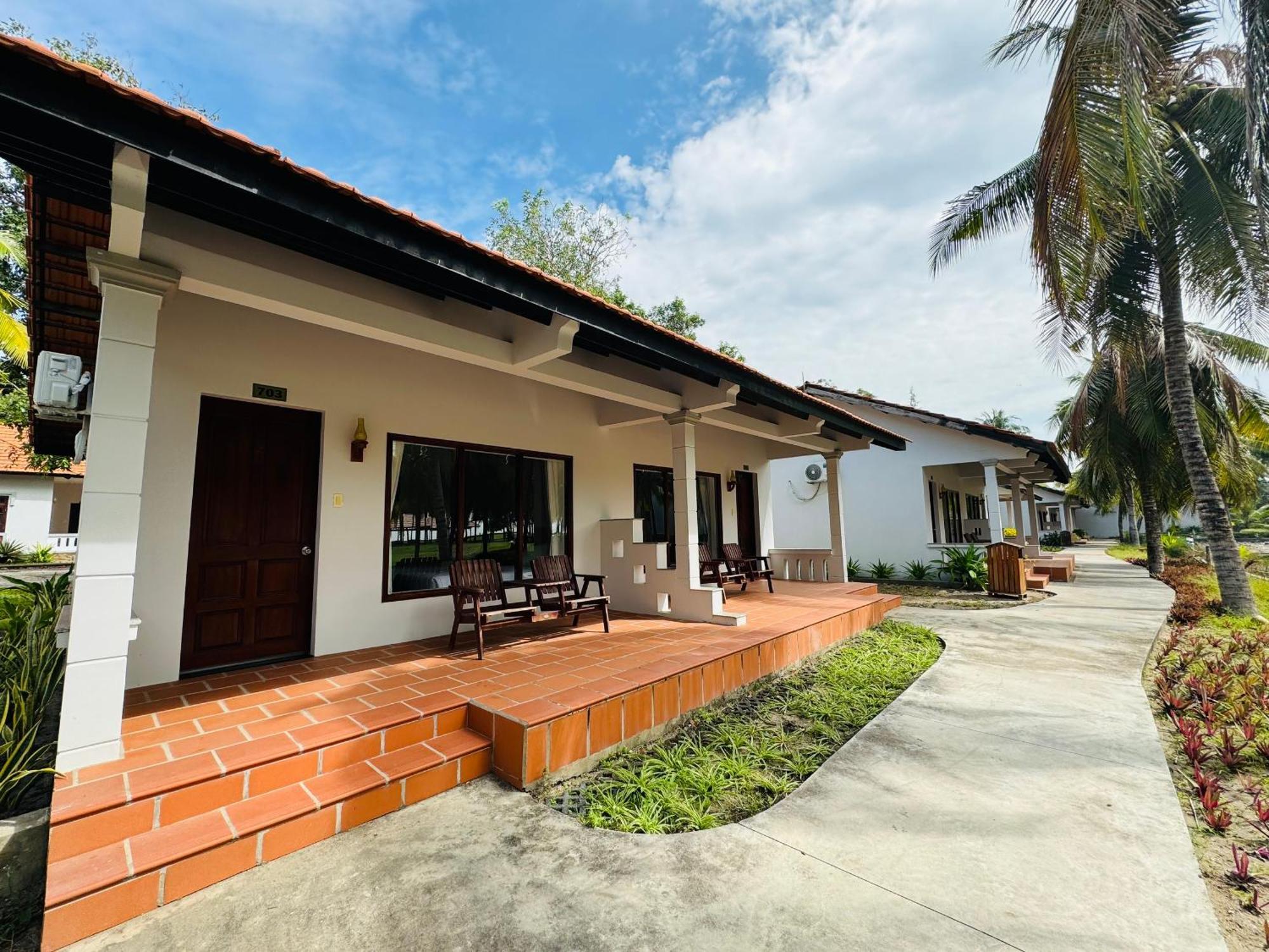 Dat Lanh Beach Resort Hotel 3*