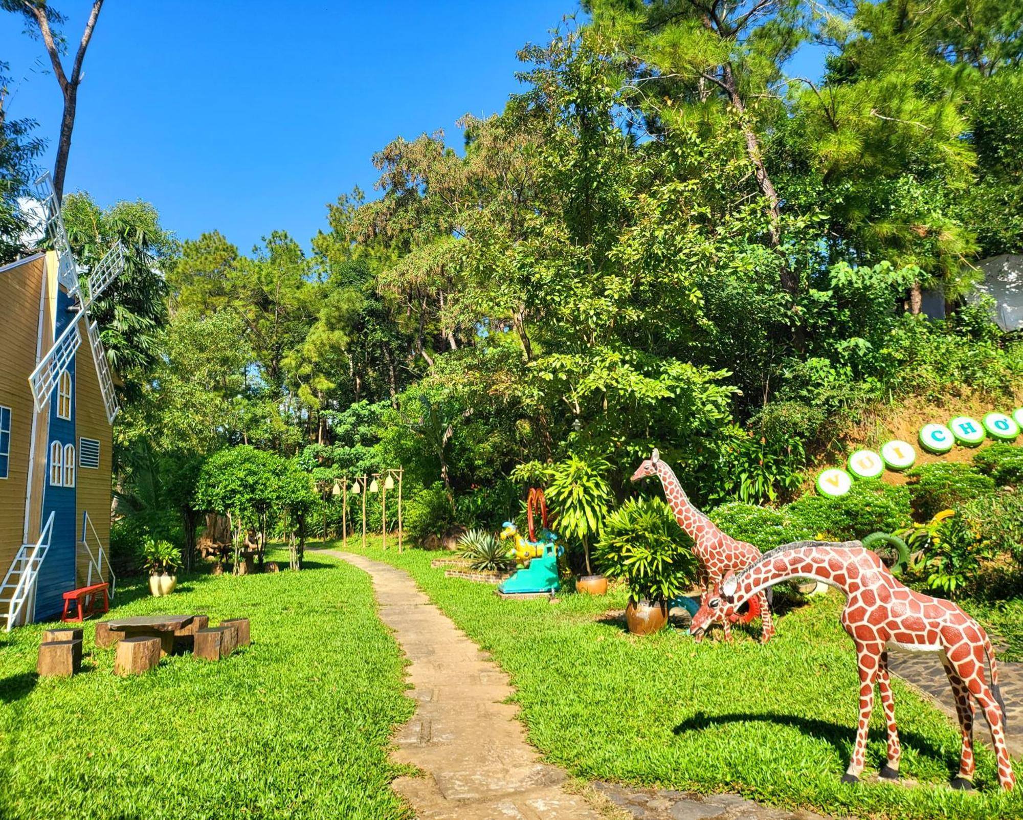 Phu Ninh & *