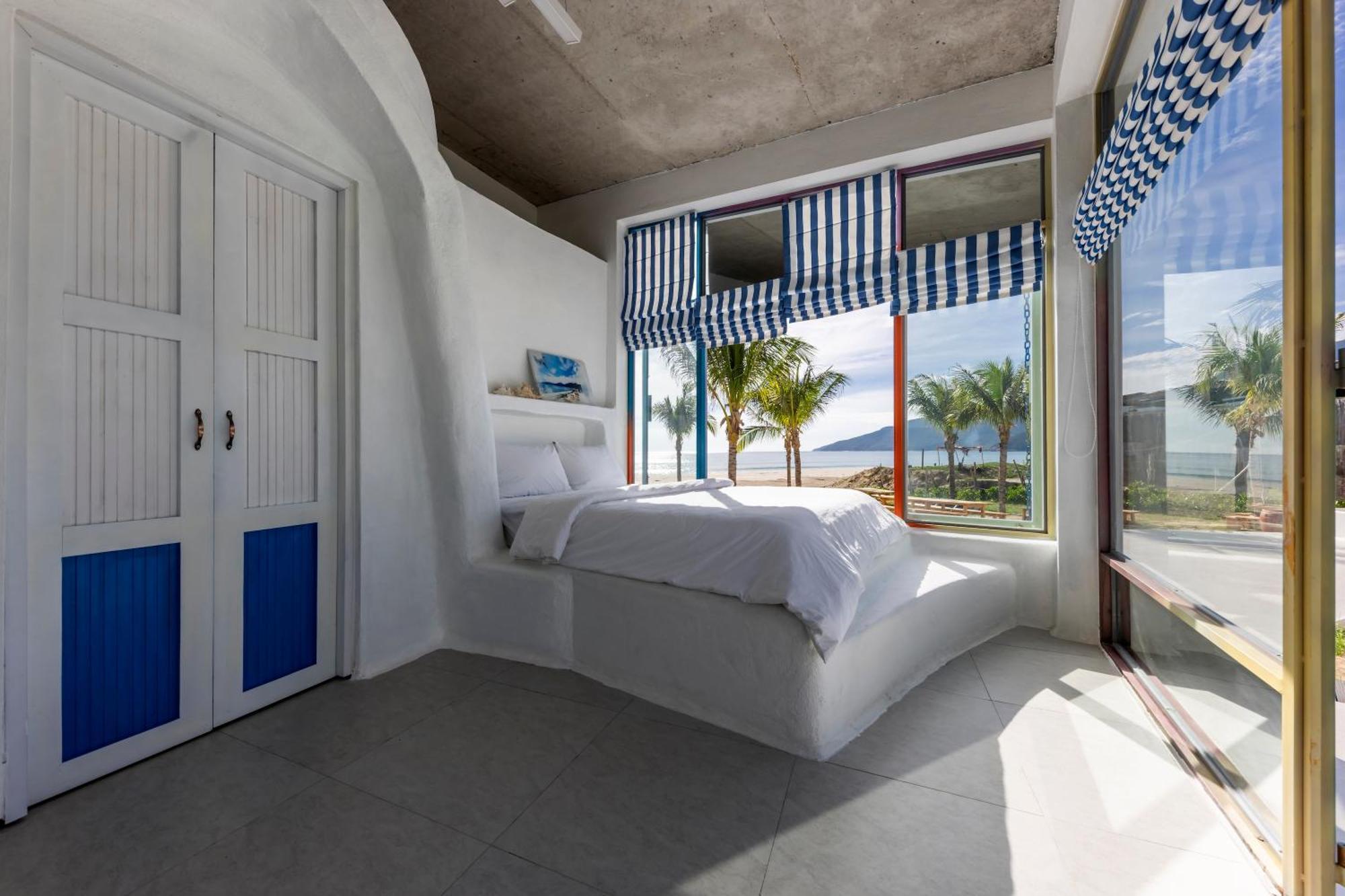 Khách sạn Isea By The Sea Vịnh Ninh Vân
