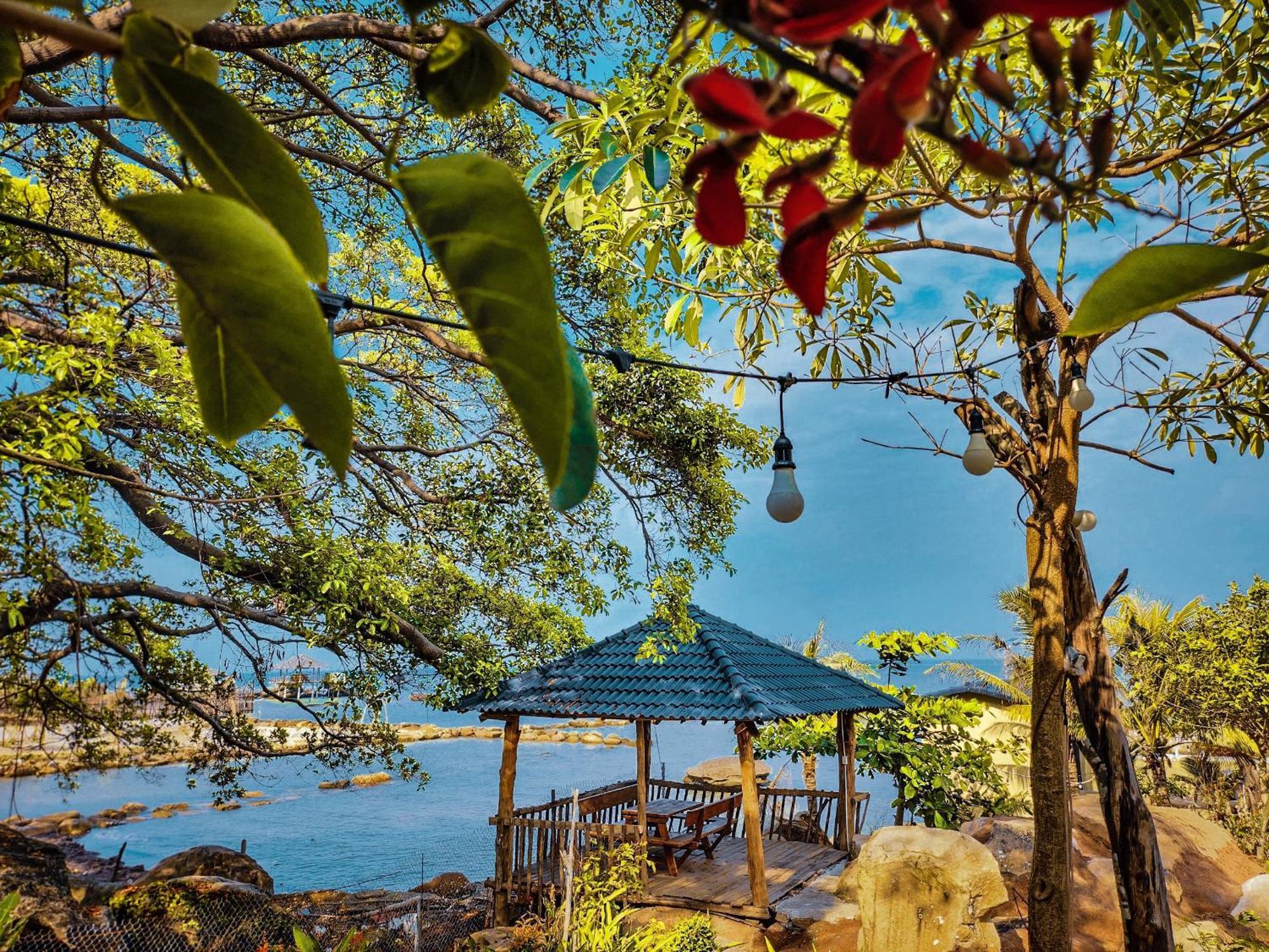 Voyage Beach