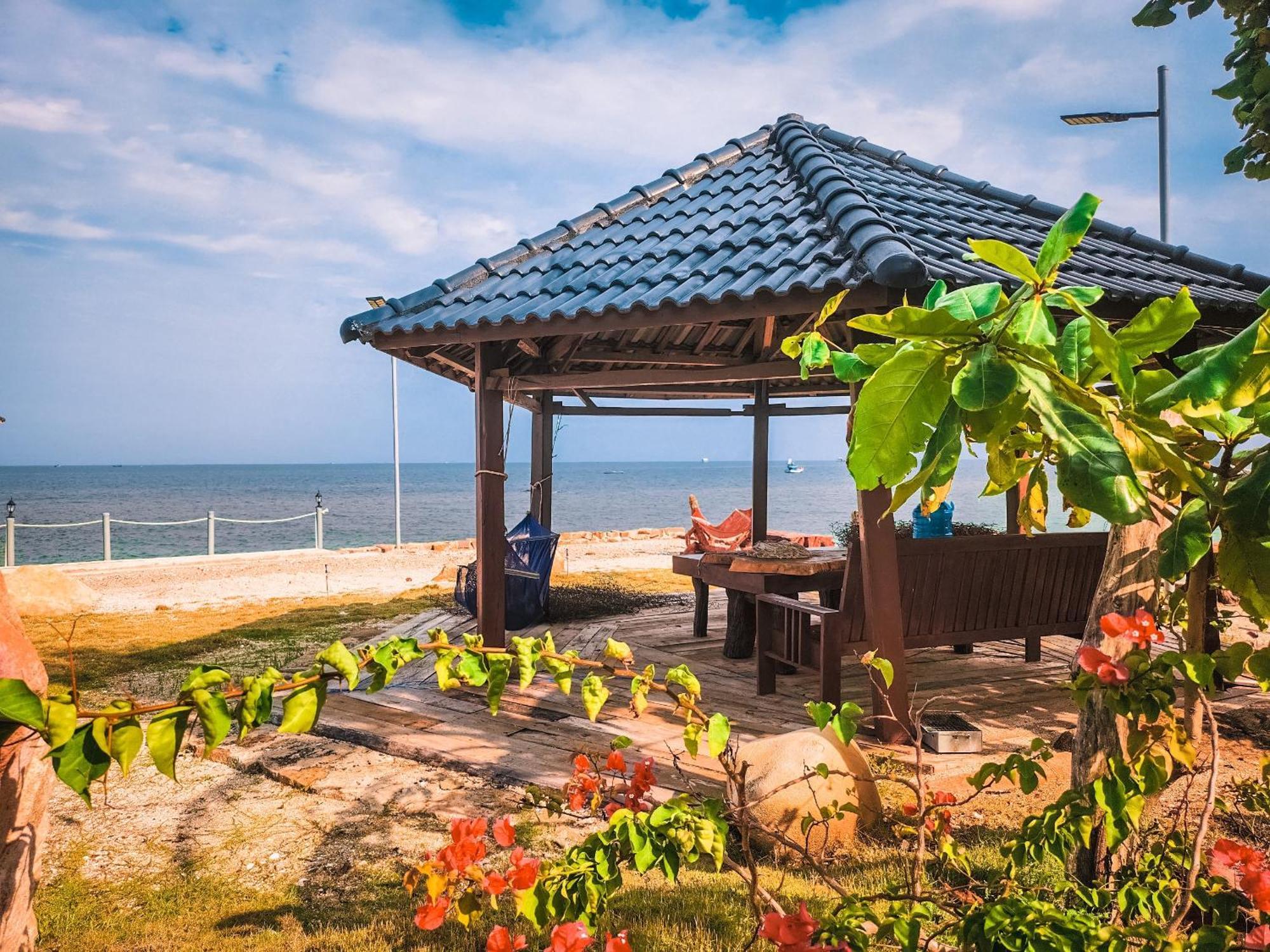Voyage Beach Resort *