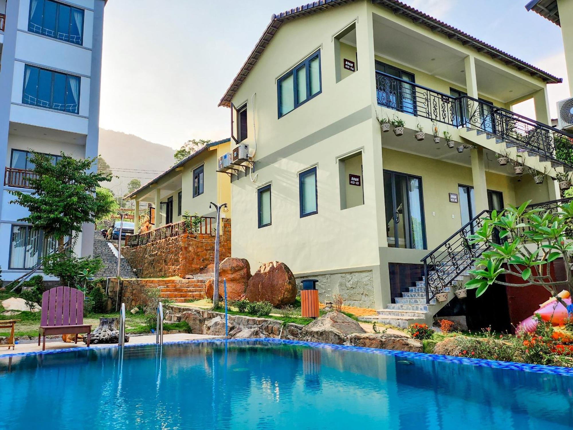 Resort Voyage Beach Phu Quoc