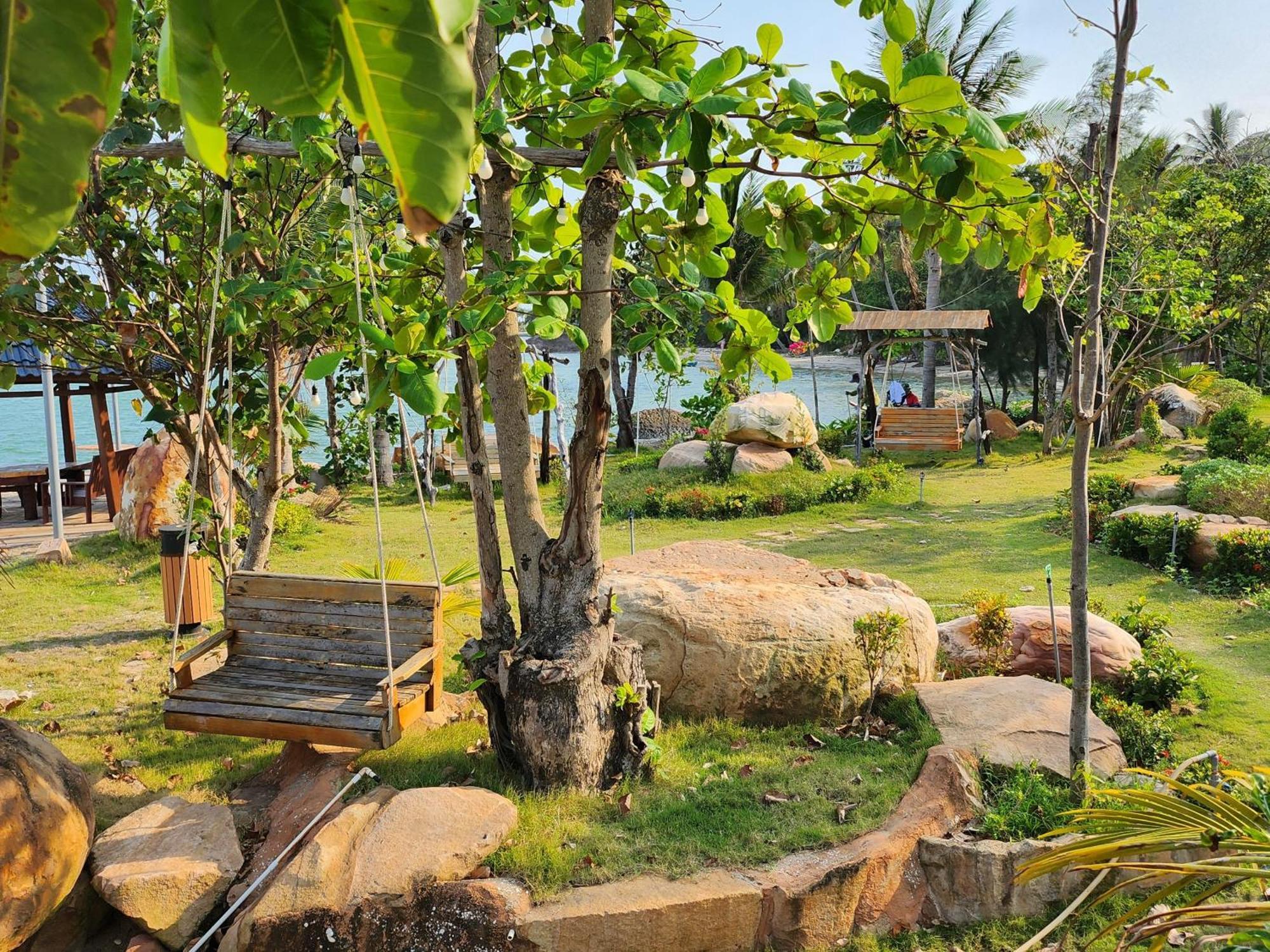 Resort Voyage Beach Phu Quoc