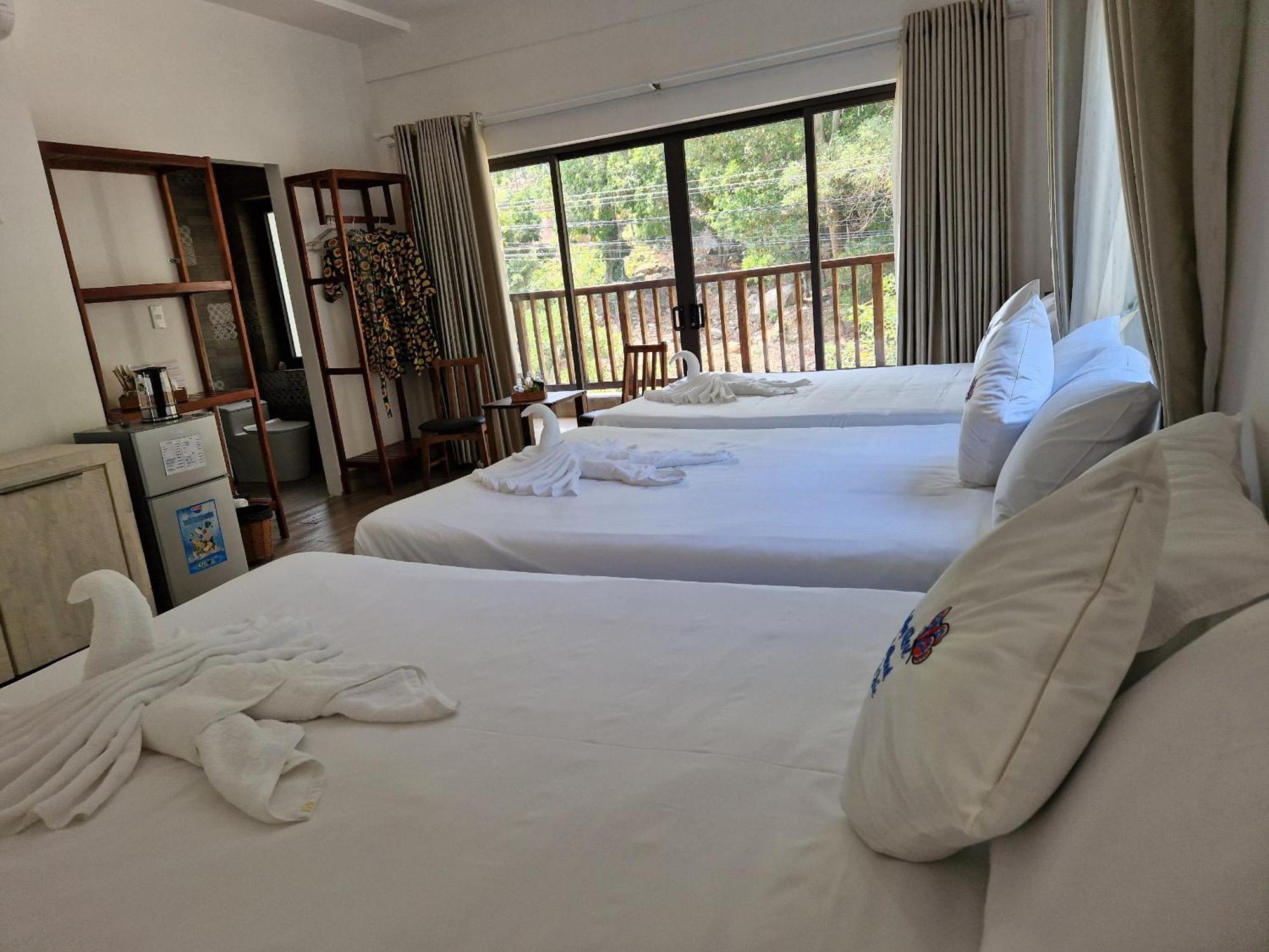 Butterfly Rose Francophone Hotel