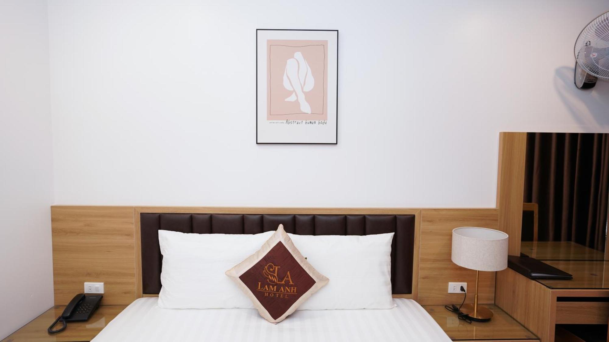 Khách sạn Khach San Lam Anh Ngoai Giao Doan Ha Noi 3*
