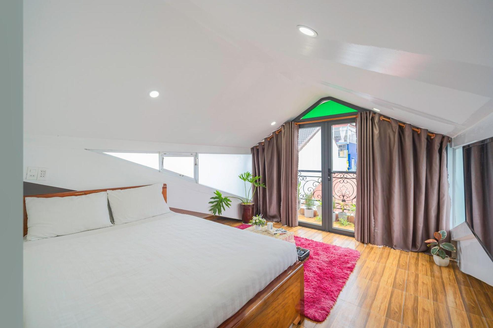 Hotel Khach San Loi Ve