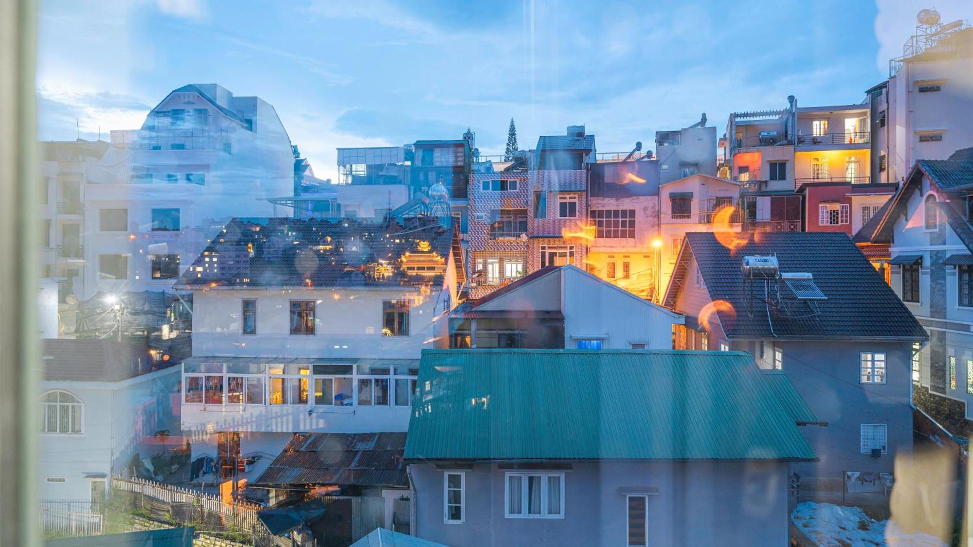 Hotel Khach San Loi Ve *