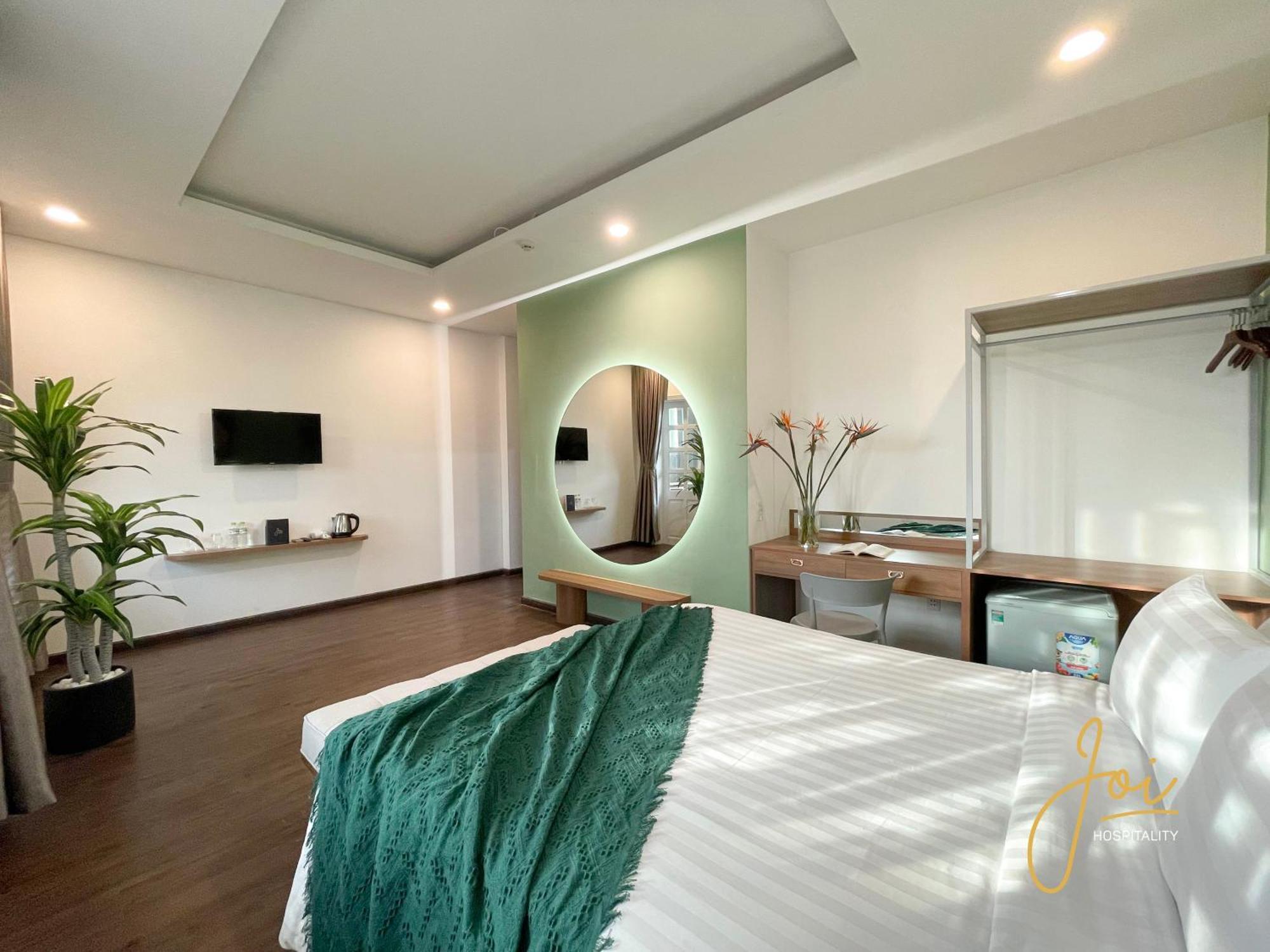 Joi Hospitality - 3*