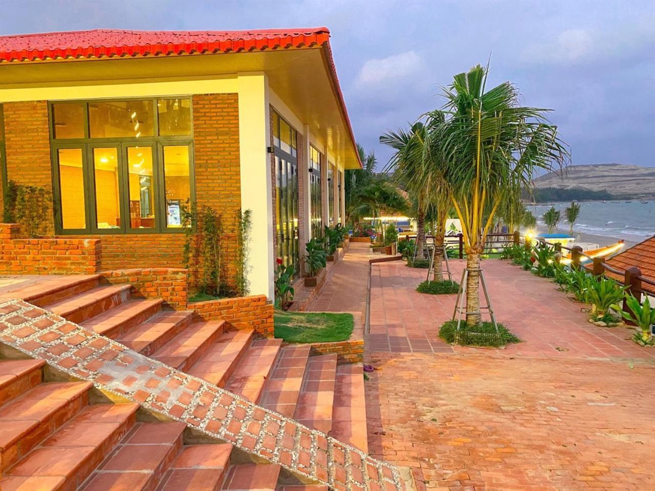 Hon Rom 2 Resort