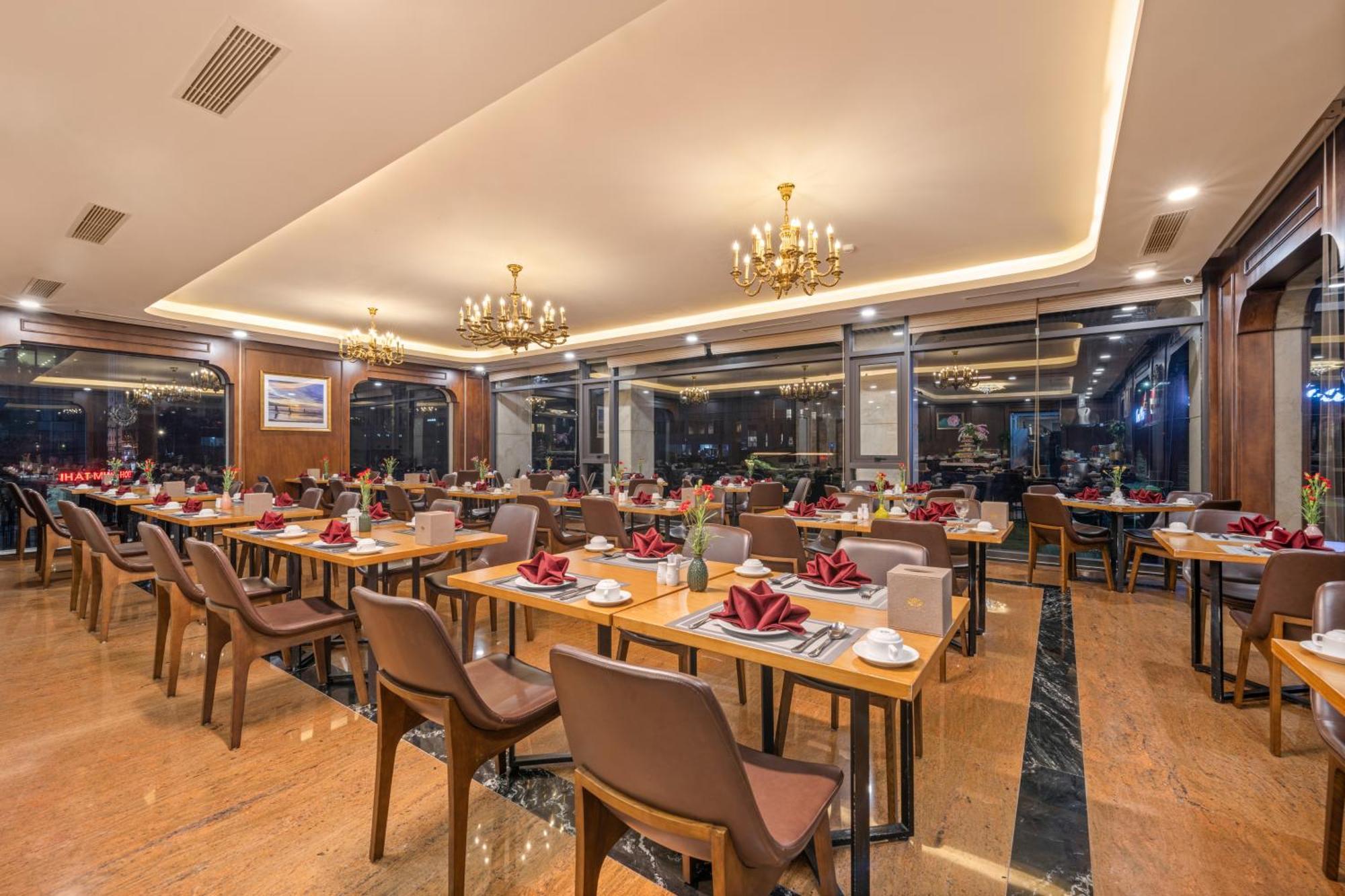Golden Lotus - Rooftop Bar Sea View Da Nang
