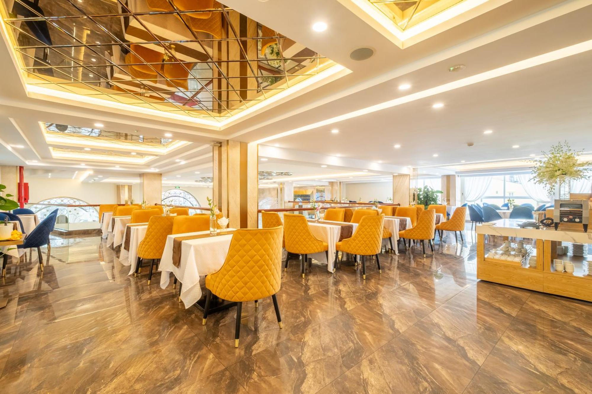 Hotel Sandals Lily Đà Lạt