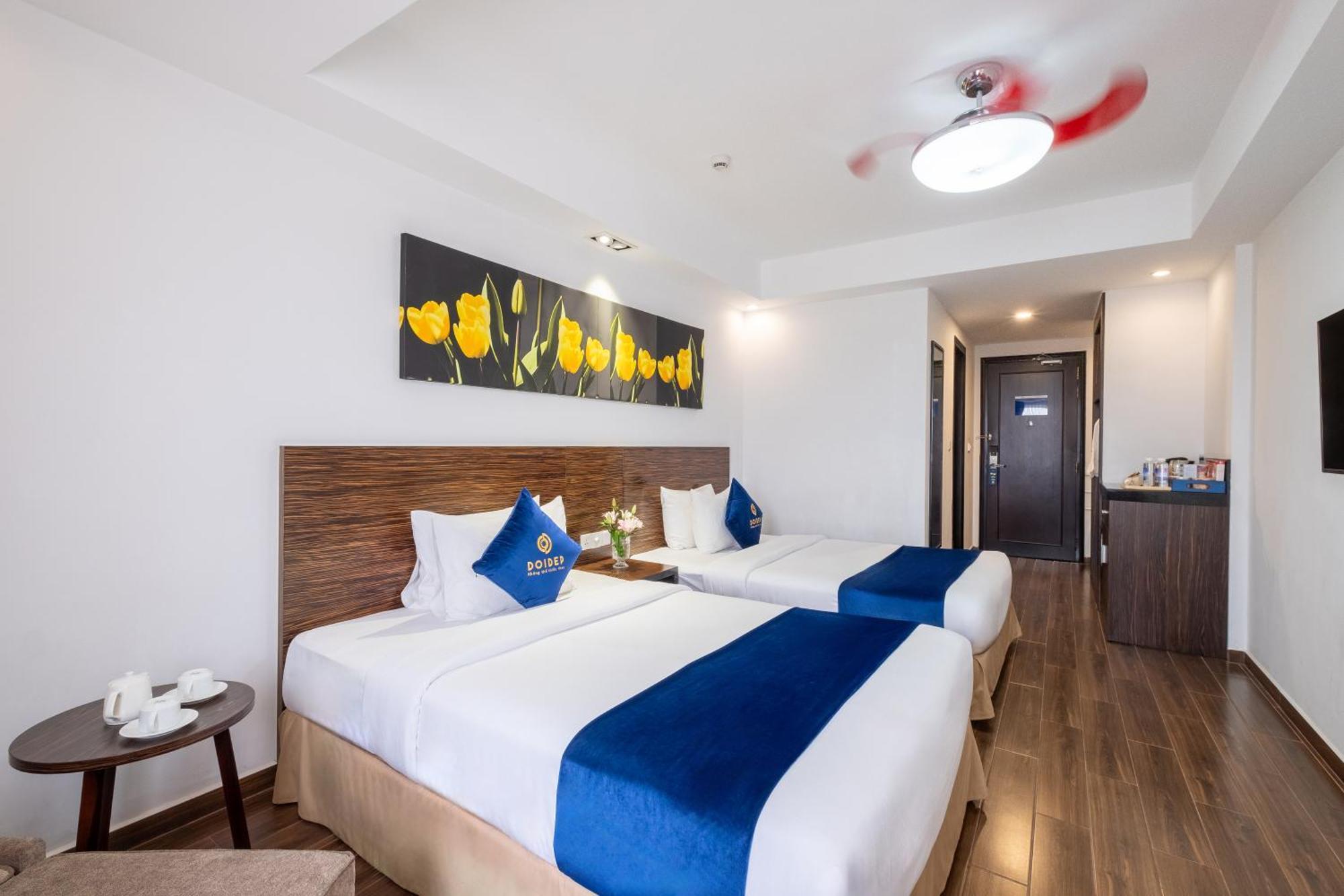 Sandals Lily Hotel 4*