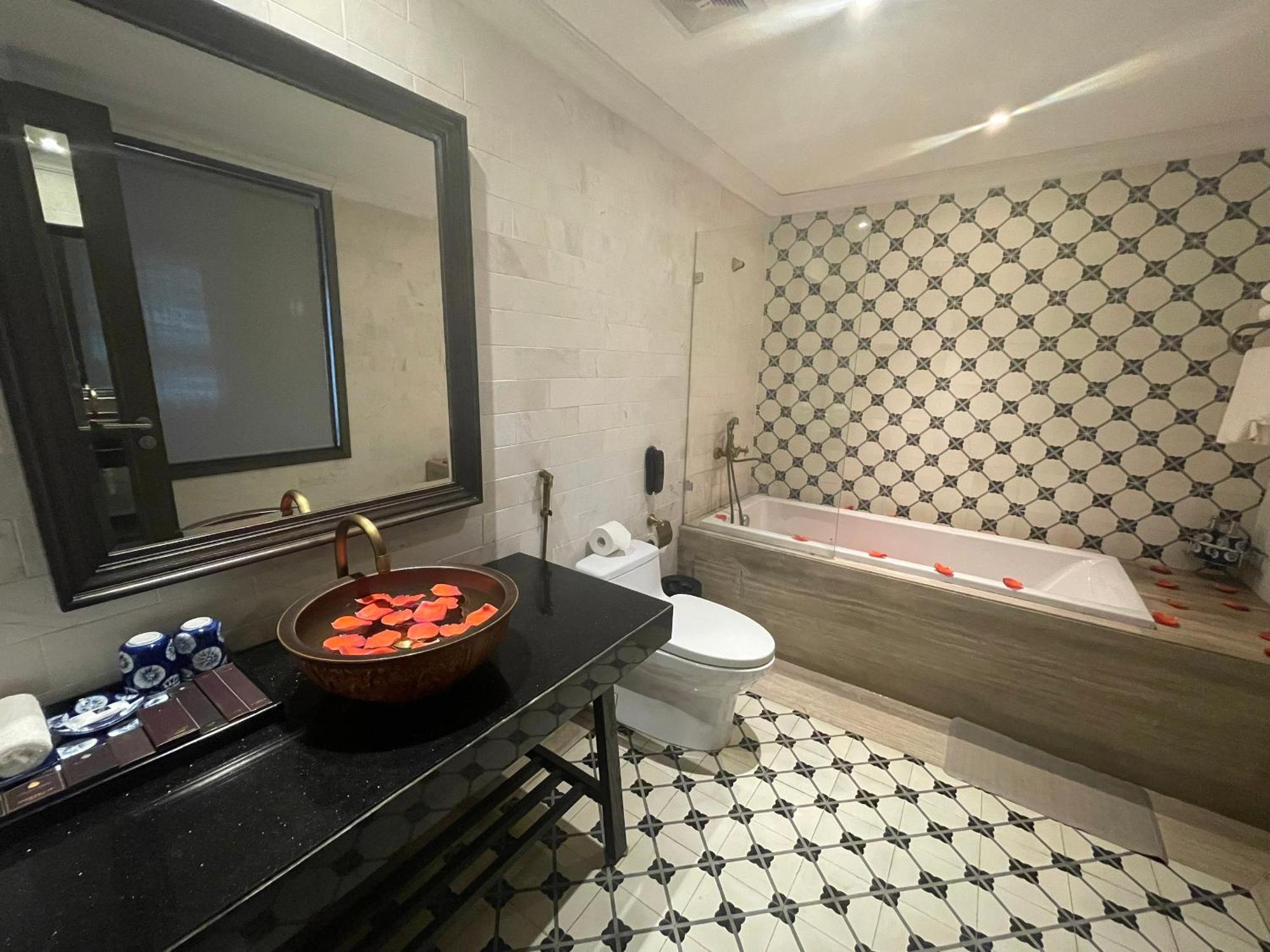 Lotus Aroma Hotel
