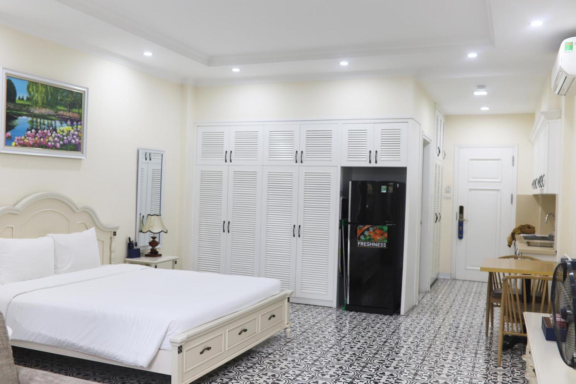 Luxe Paradise Dich Vong Hau 4*