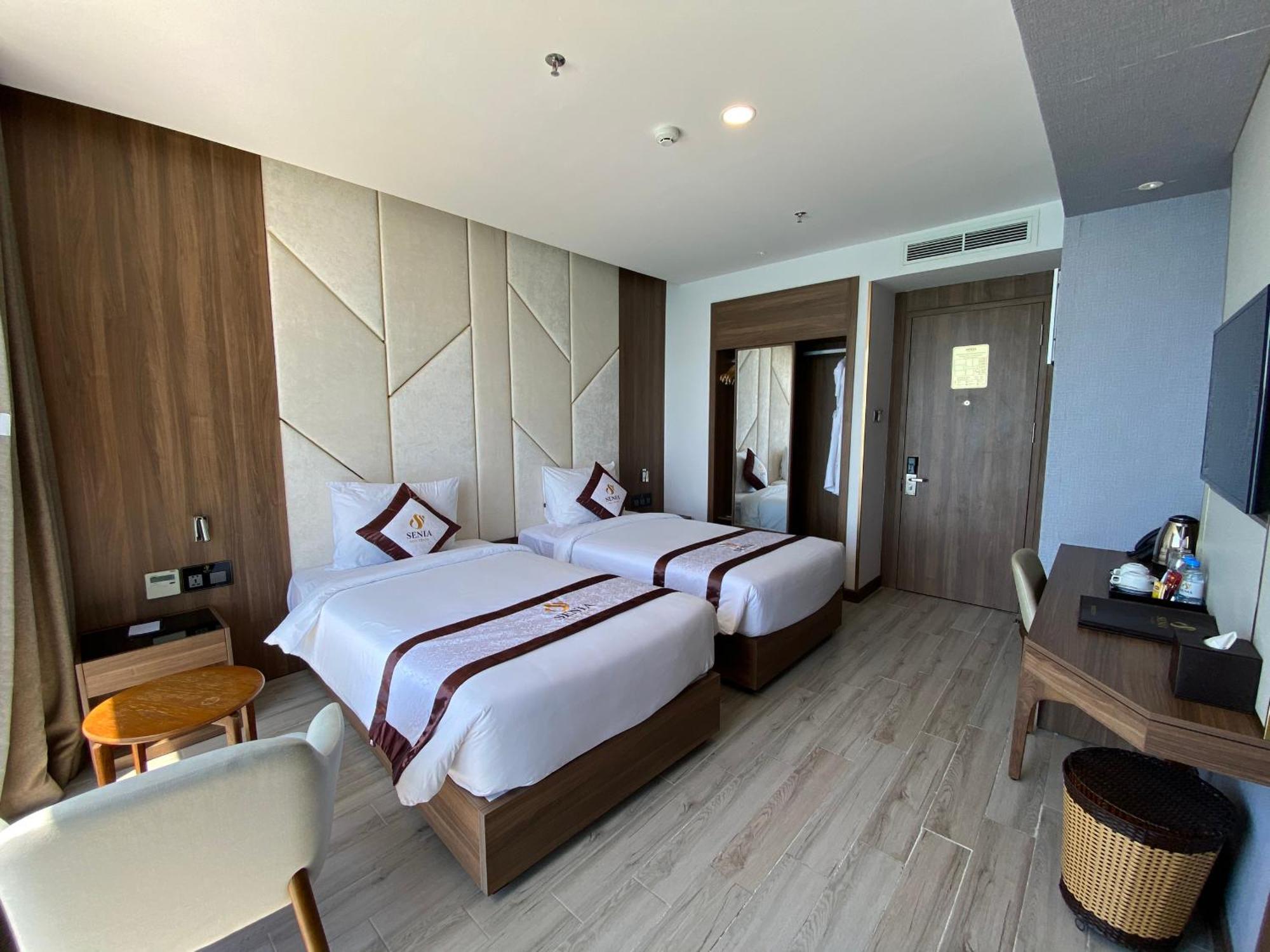 Khách sạn Senia 4*