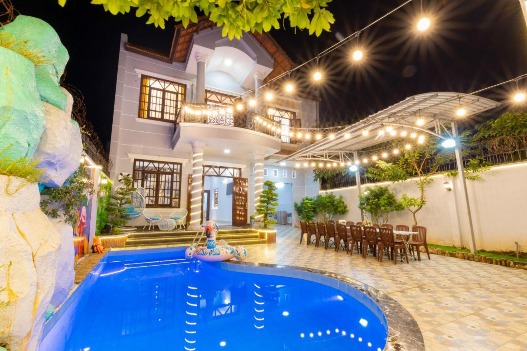 11b - Bai Sau Thuy Gan Bien - Free Loa Keo Karaoke - Ban Bida Lo Villa *