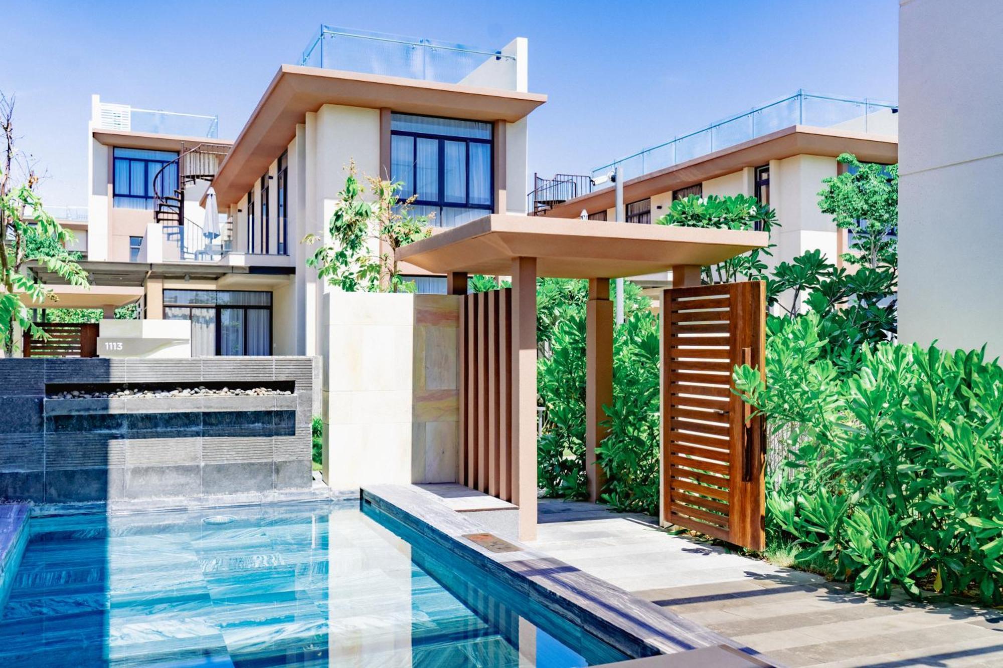 Mysterio Pool & * Cam Ranh