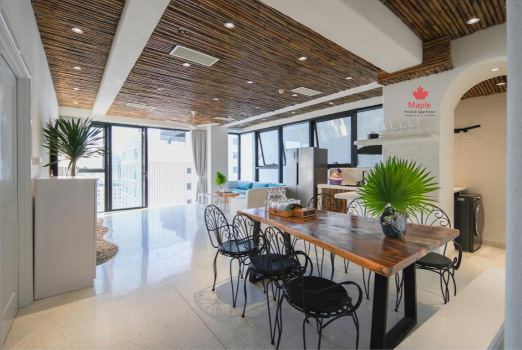 Hotel Maple &