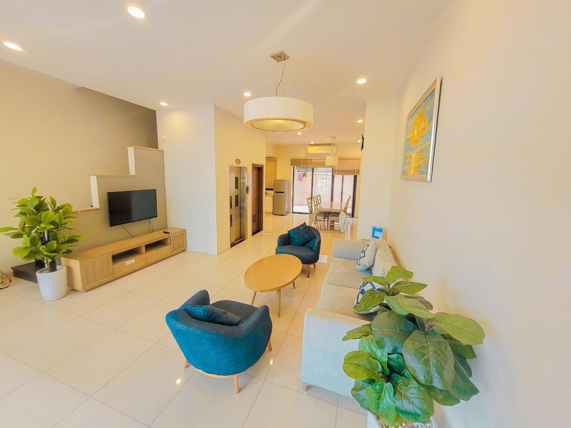 Aparthotel Royal Lotus 5 Bedroom *