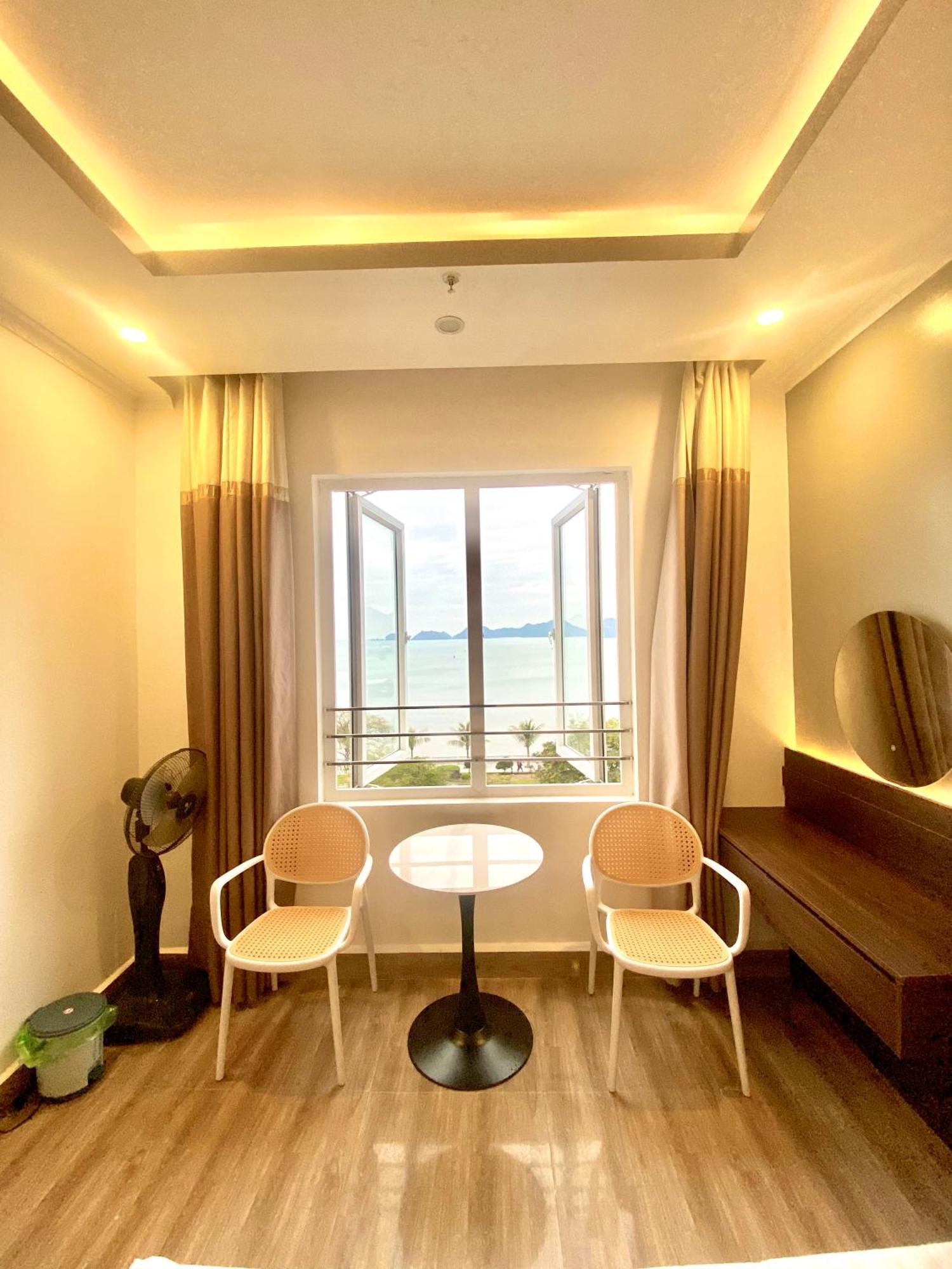 Dolphin Hotel Chan Chau