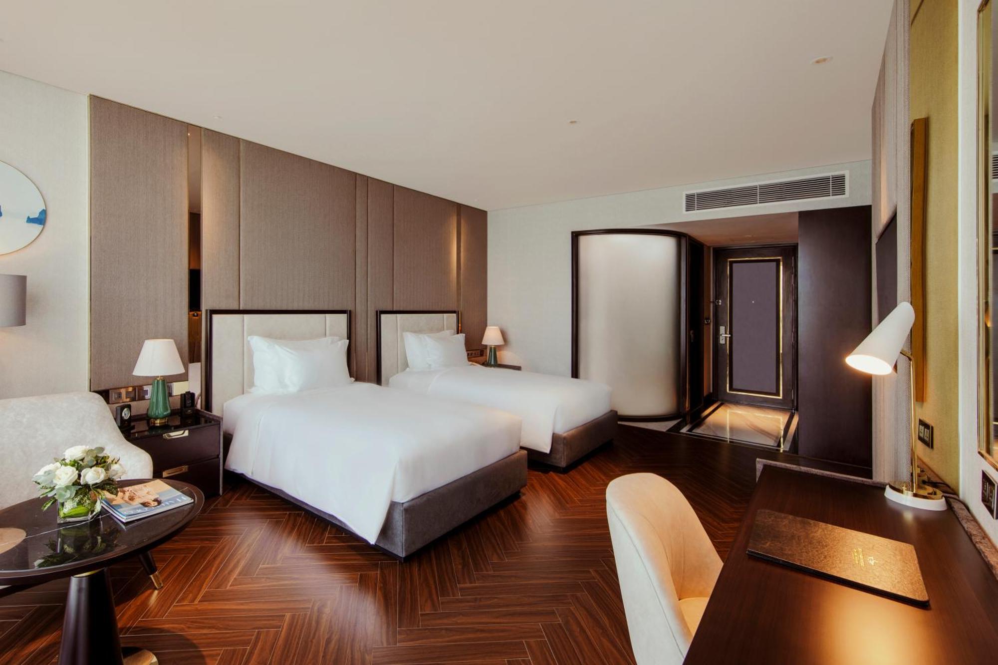 Radisson Blu Ha Long Bay 5*
