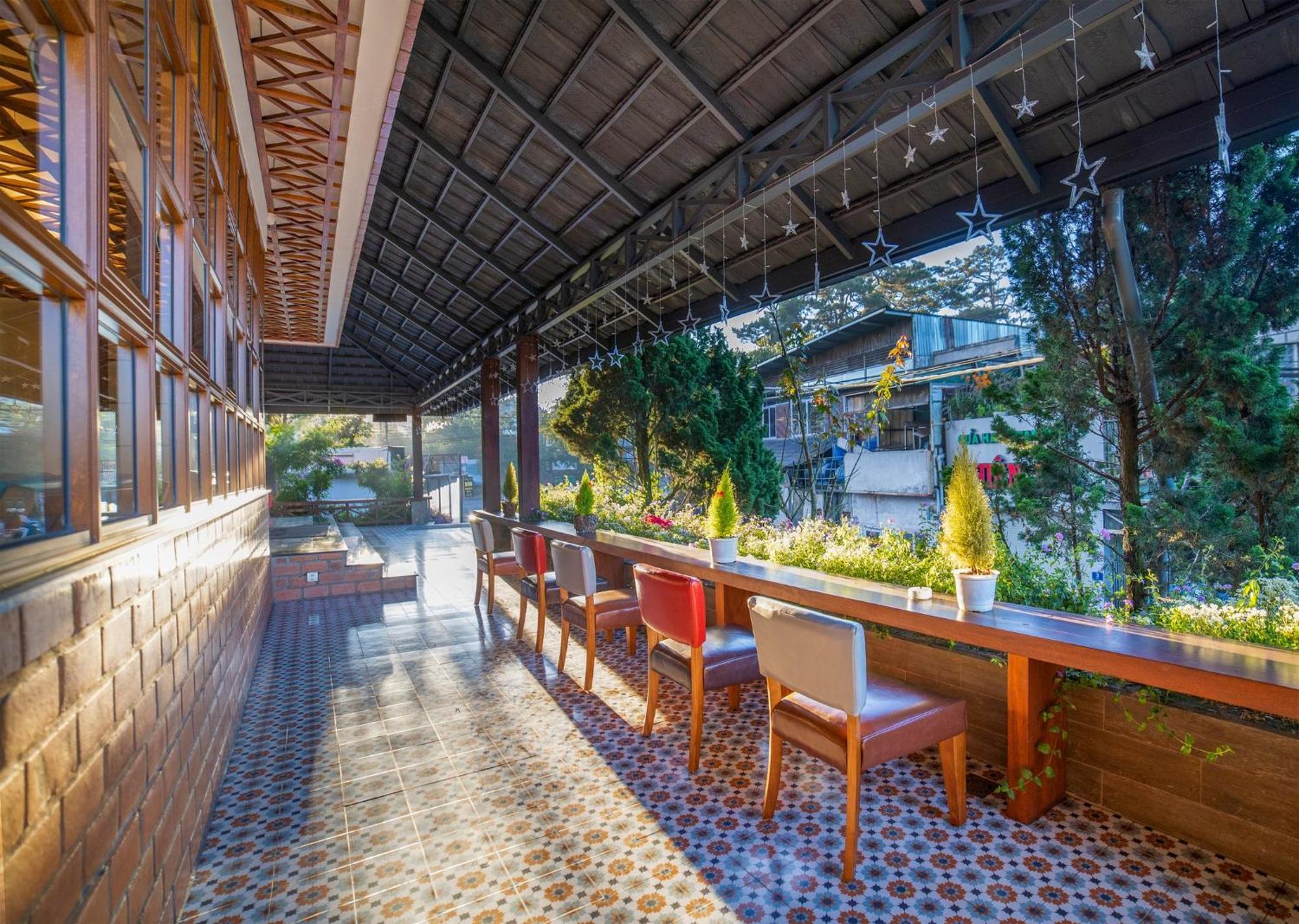 Brick House 3* Da Lat