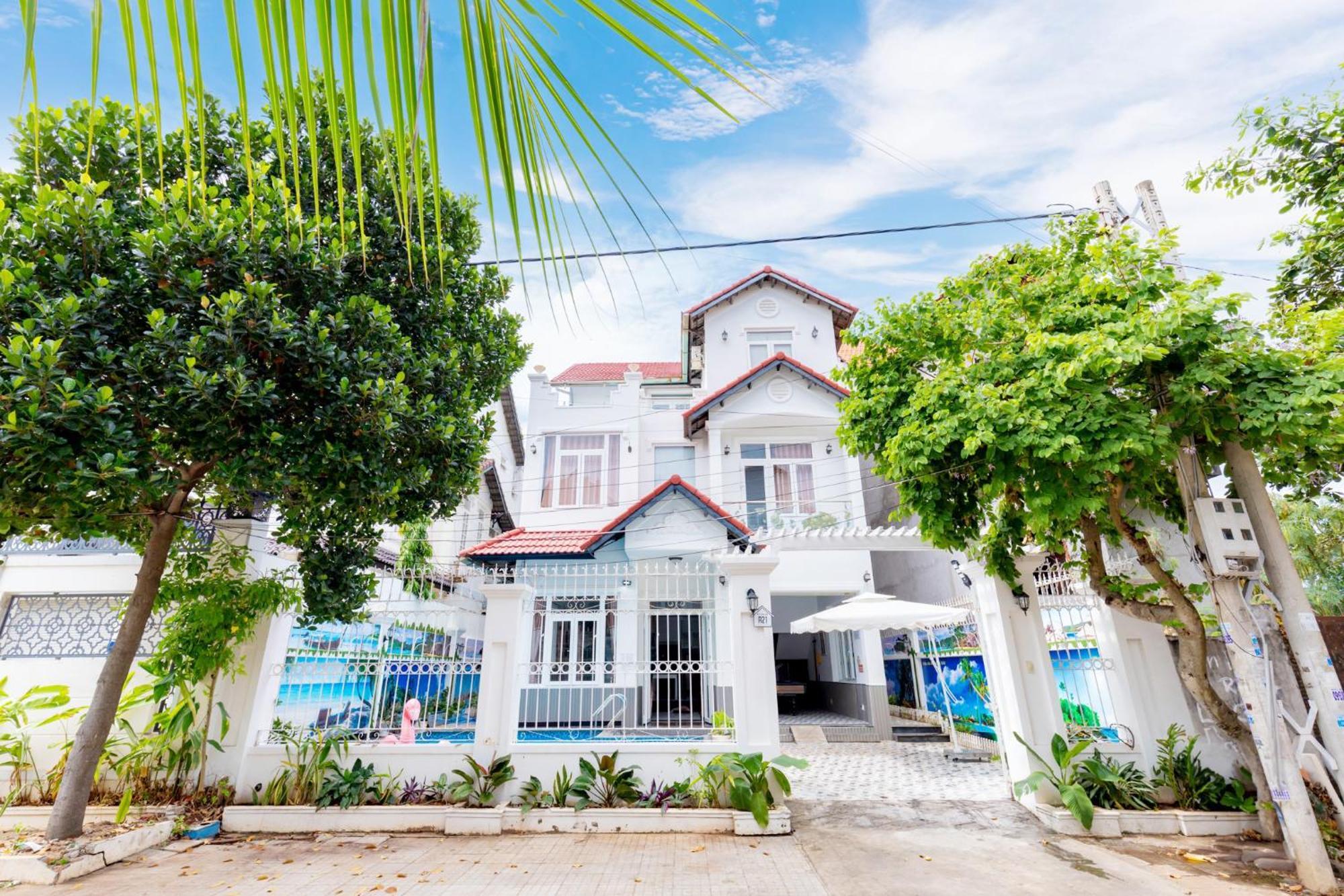 Villages Hoang Duc Gan Bien Xanh Villa *