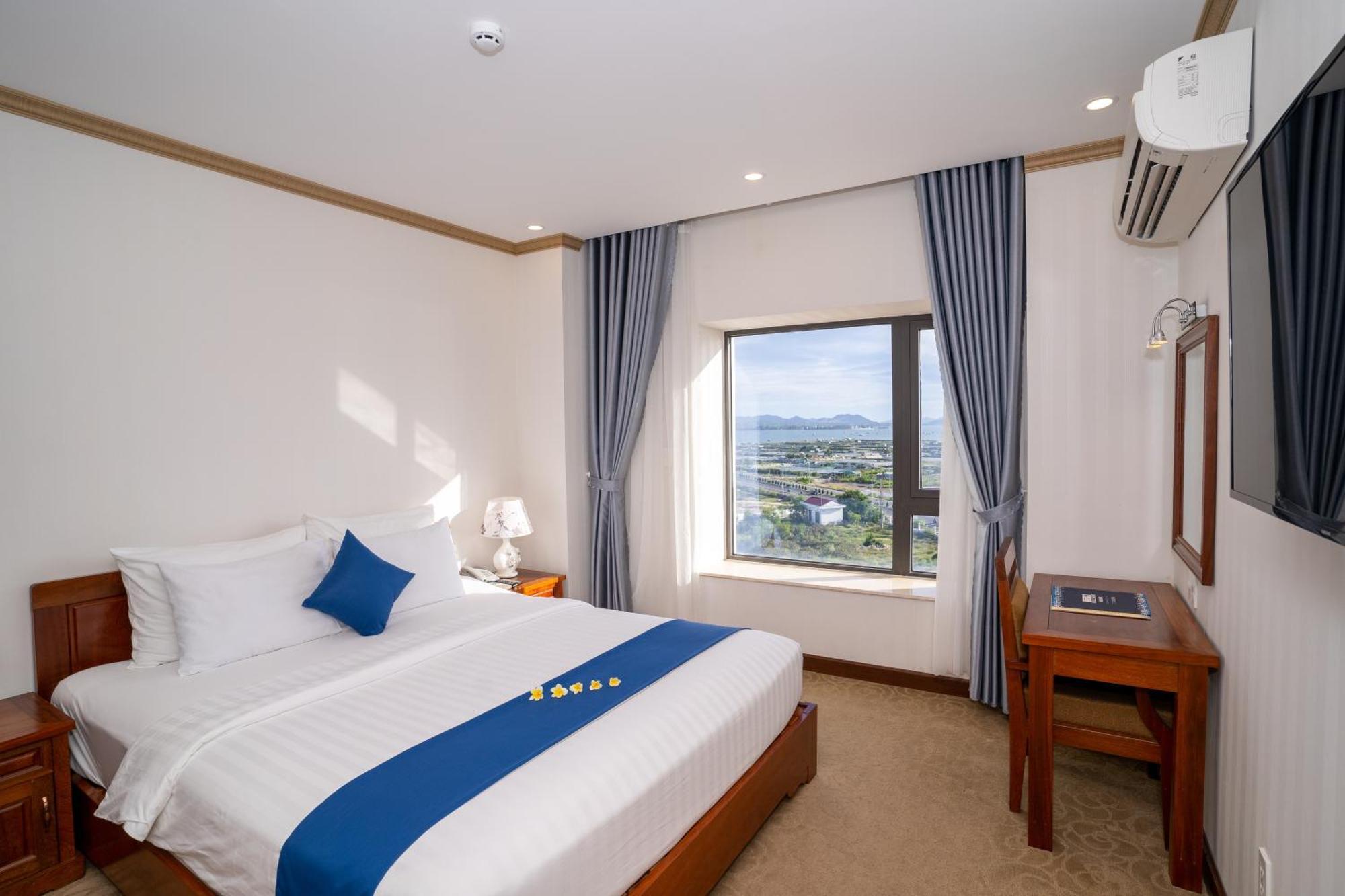Hotel Navy 4*