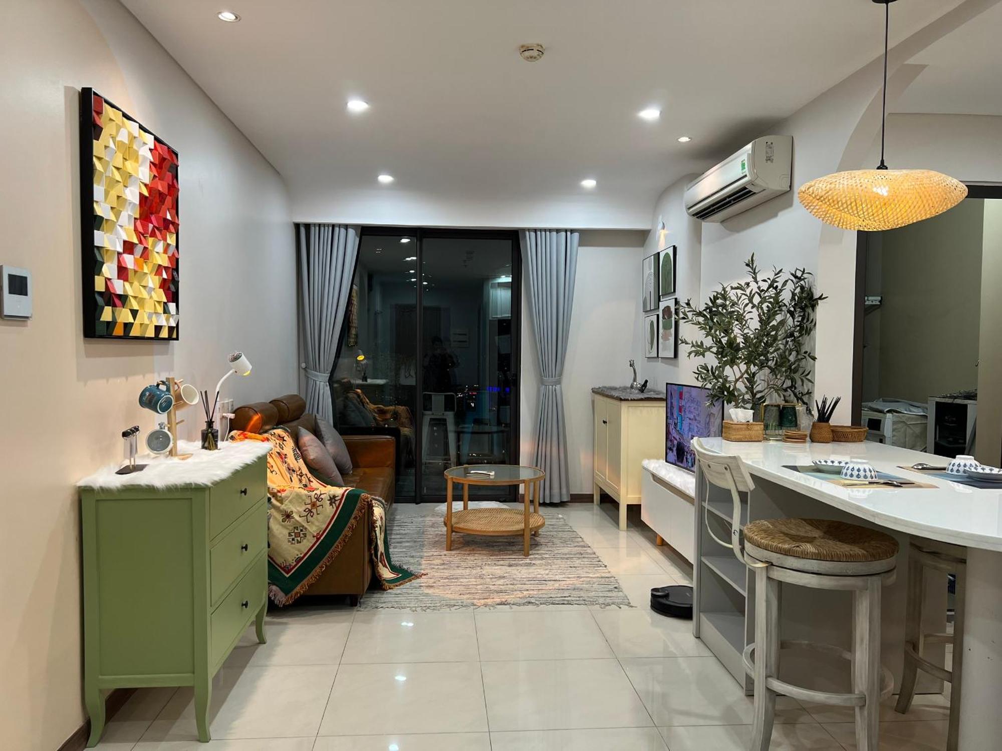 Uphoenix Home- Hado Centrosa Garden * Ho Chi Minh City