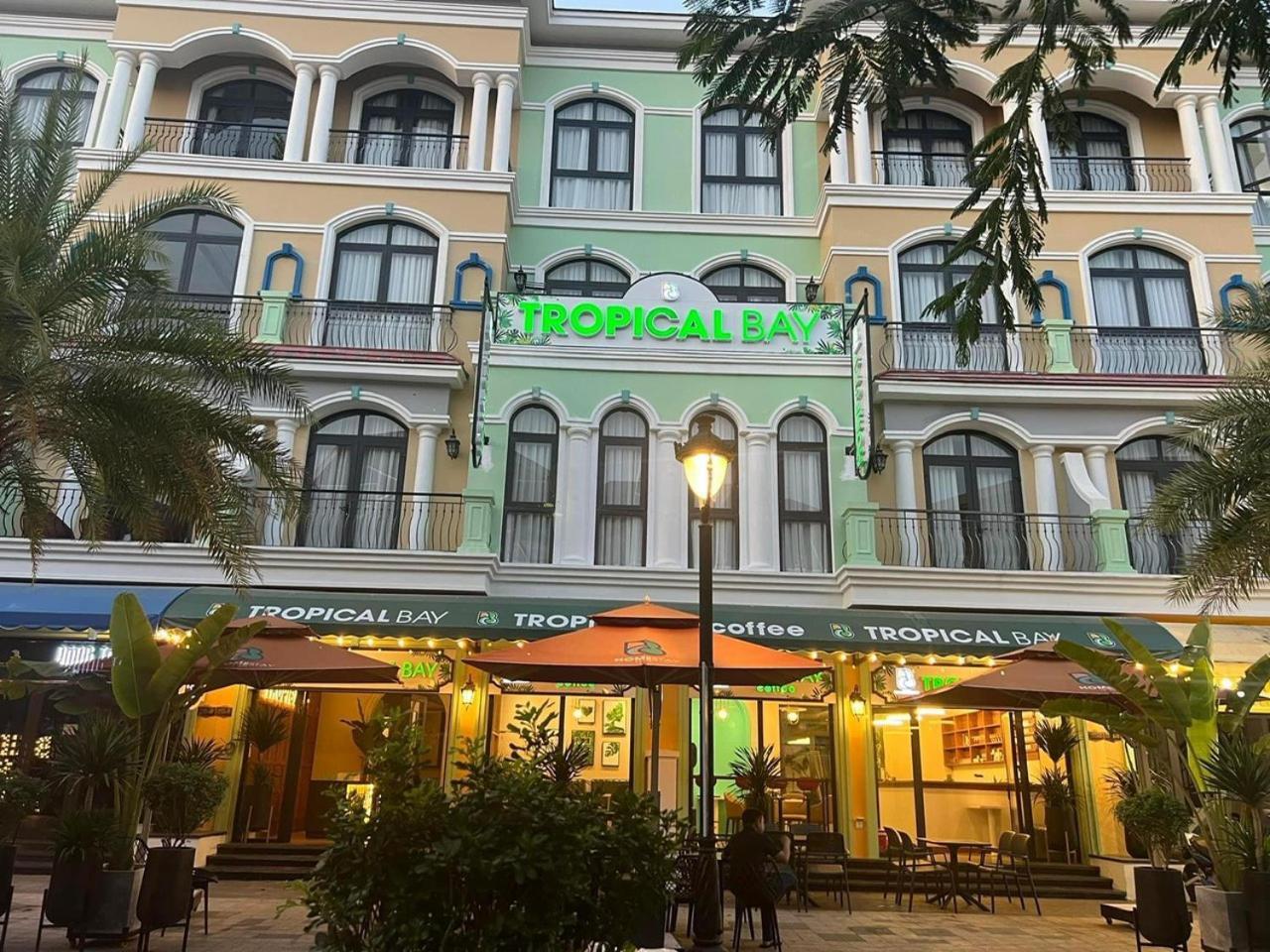 Tropical Bay Grand World Phú Quốc