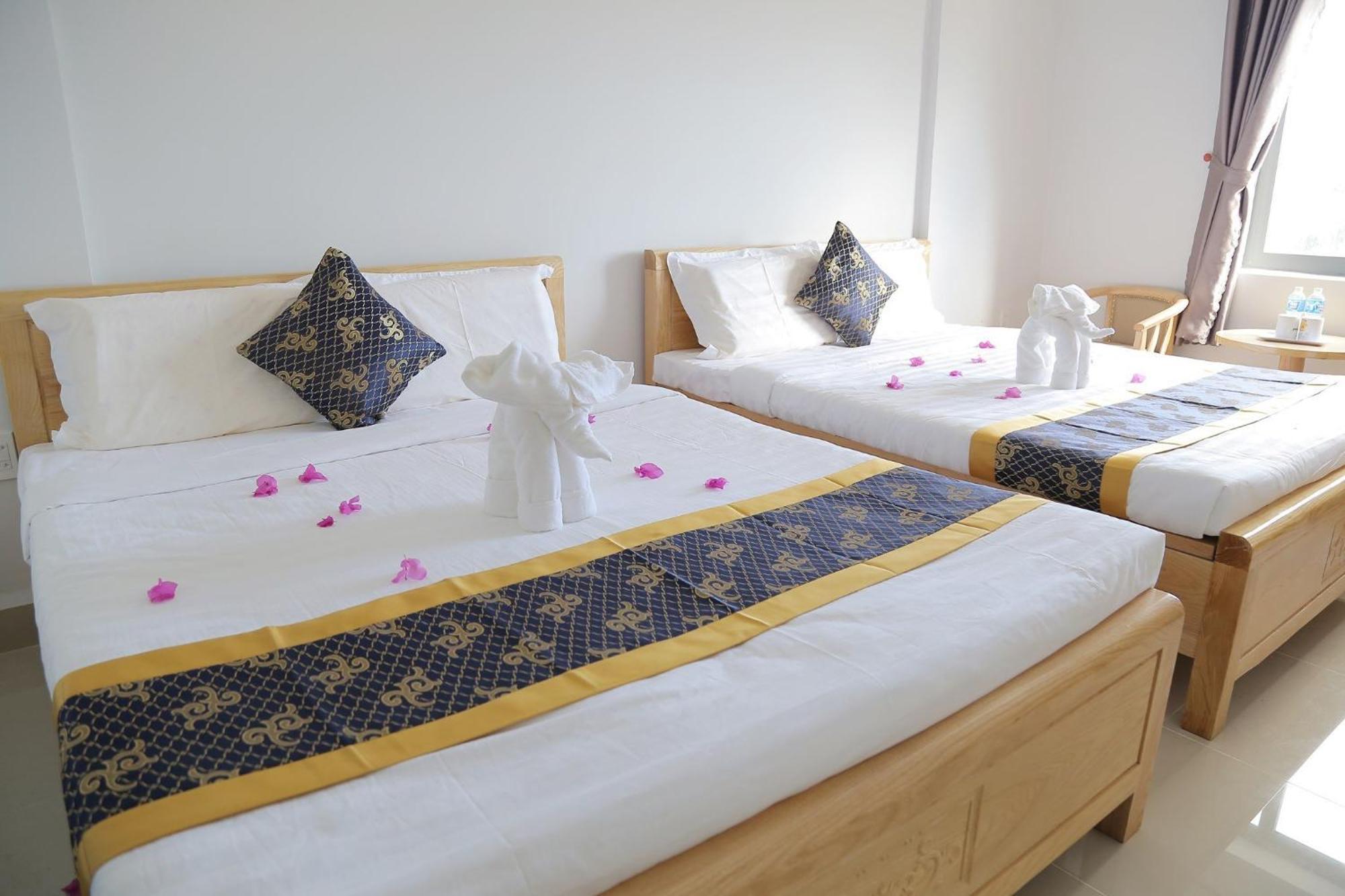 Bien Dong Dao Phu Quy Hotel *