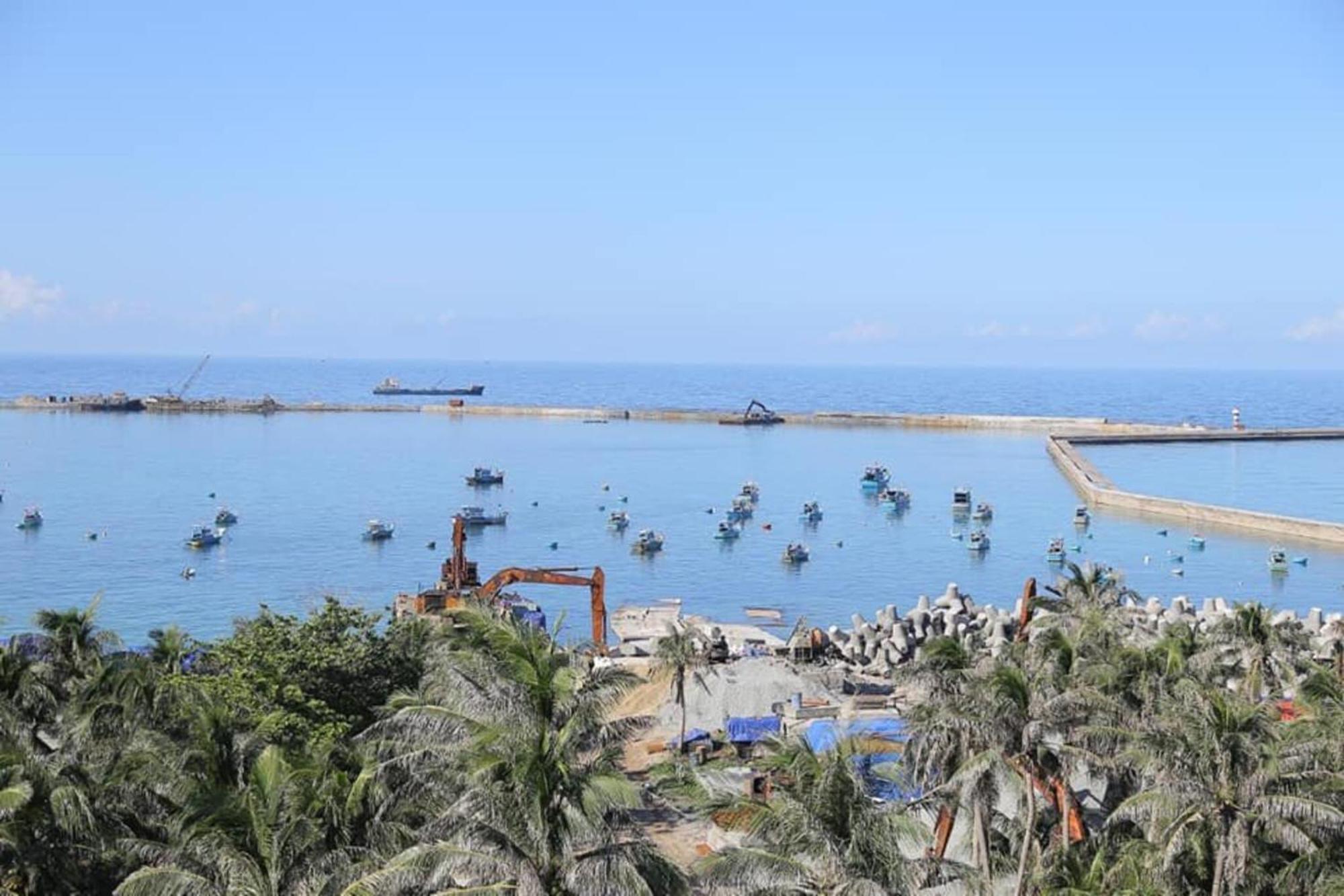 Bien Dong Dao Phu Quy *