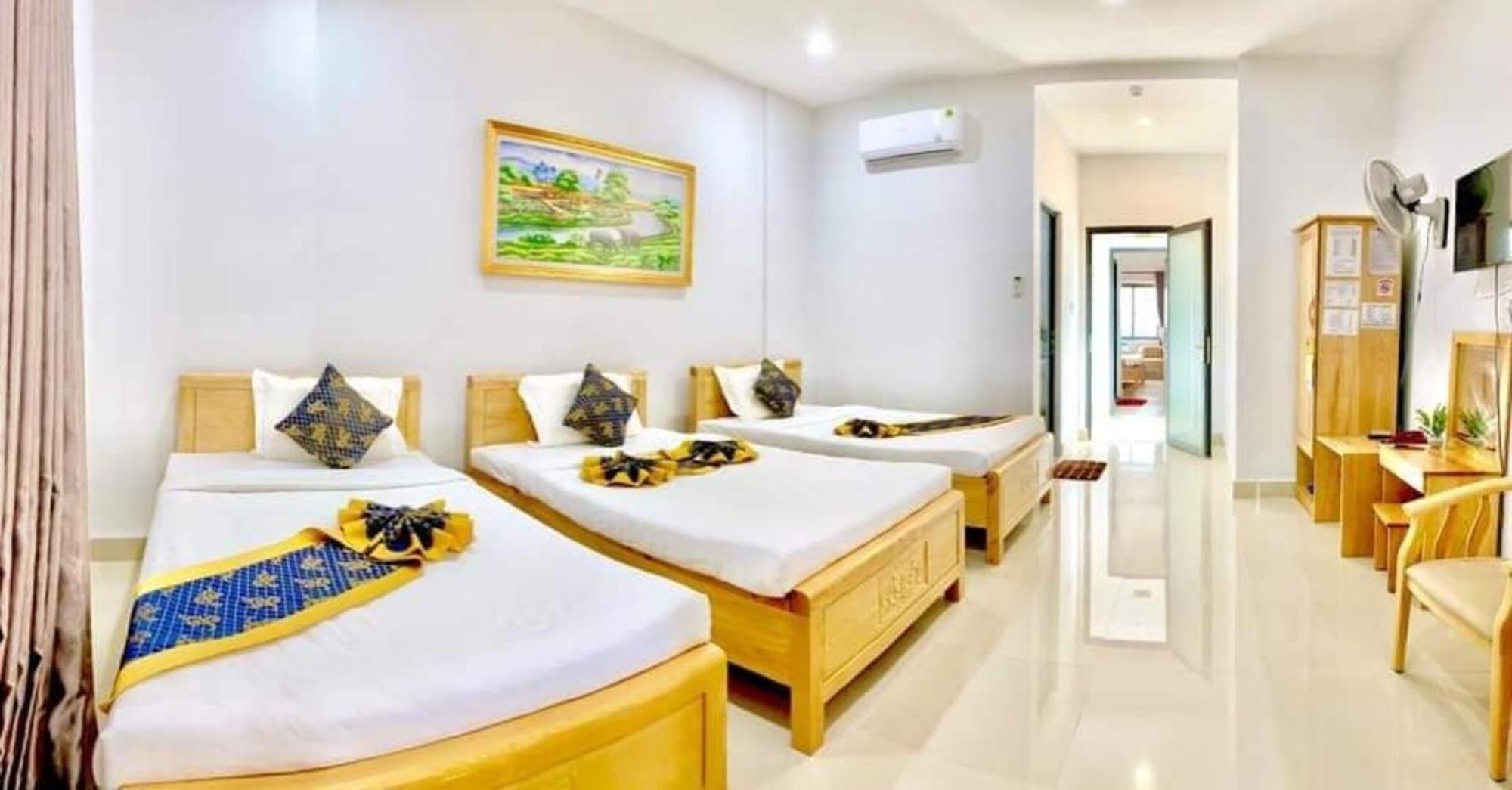 Bien Dong Dao Phu Quy Hotel