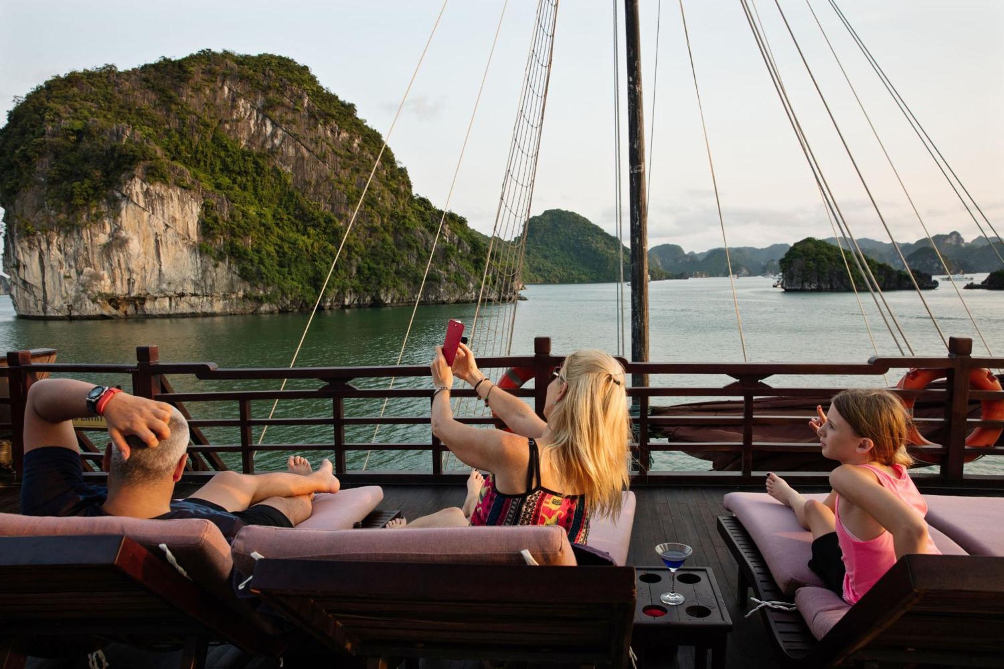 Mila Cruises Khách sạn 4*