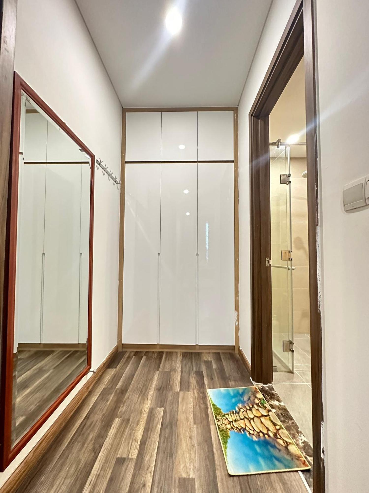 Luxury Apartment *