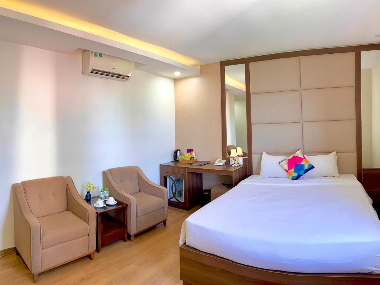 Hotel Pariat River Front