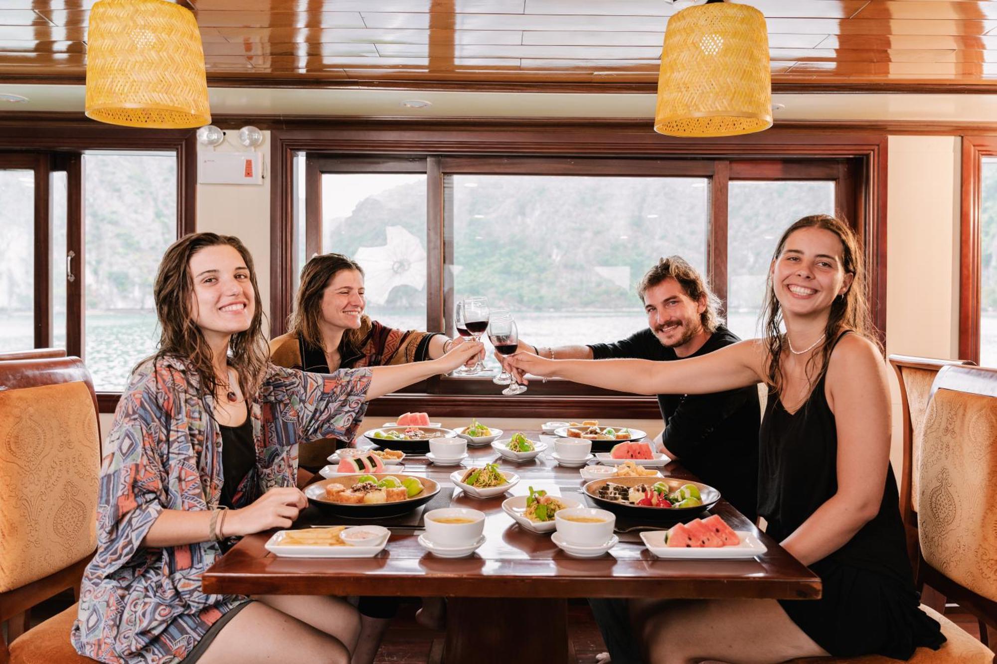 Daiichi Boutique Cruise Botel *