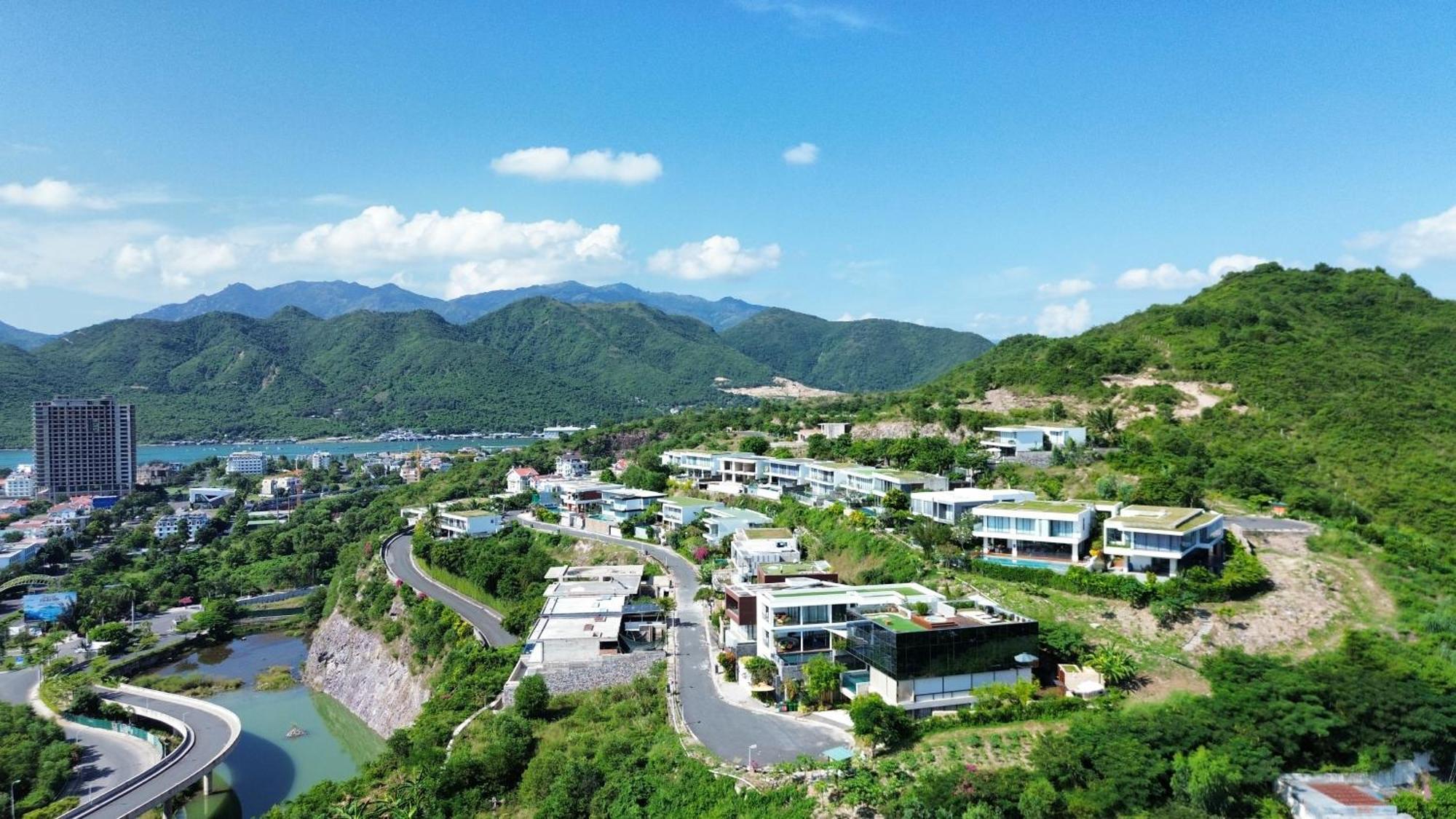 Promotion Early Booker Ocean Front 500m2 With 4 Bedrooms And Swimming Pool Nha Trang