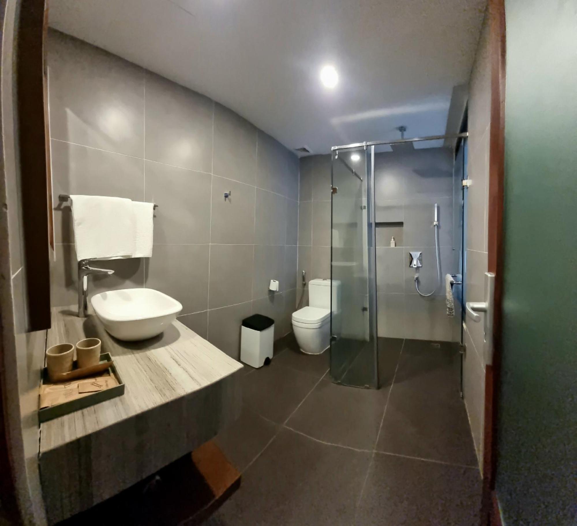 Promotion Early Booker Ocean Front 500m2 With 4 Bedrooms And Swimming Pool *